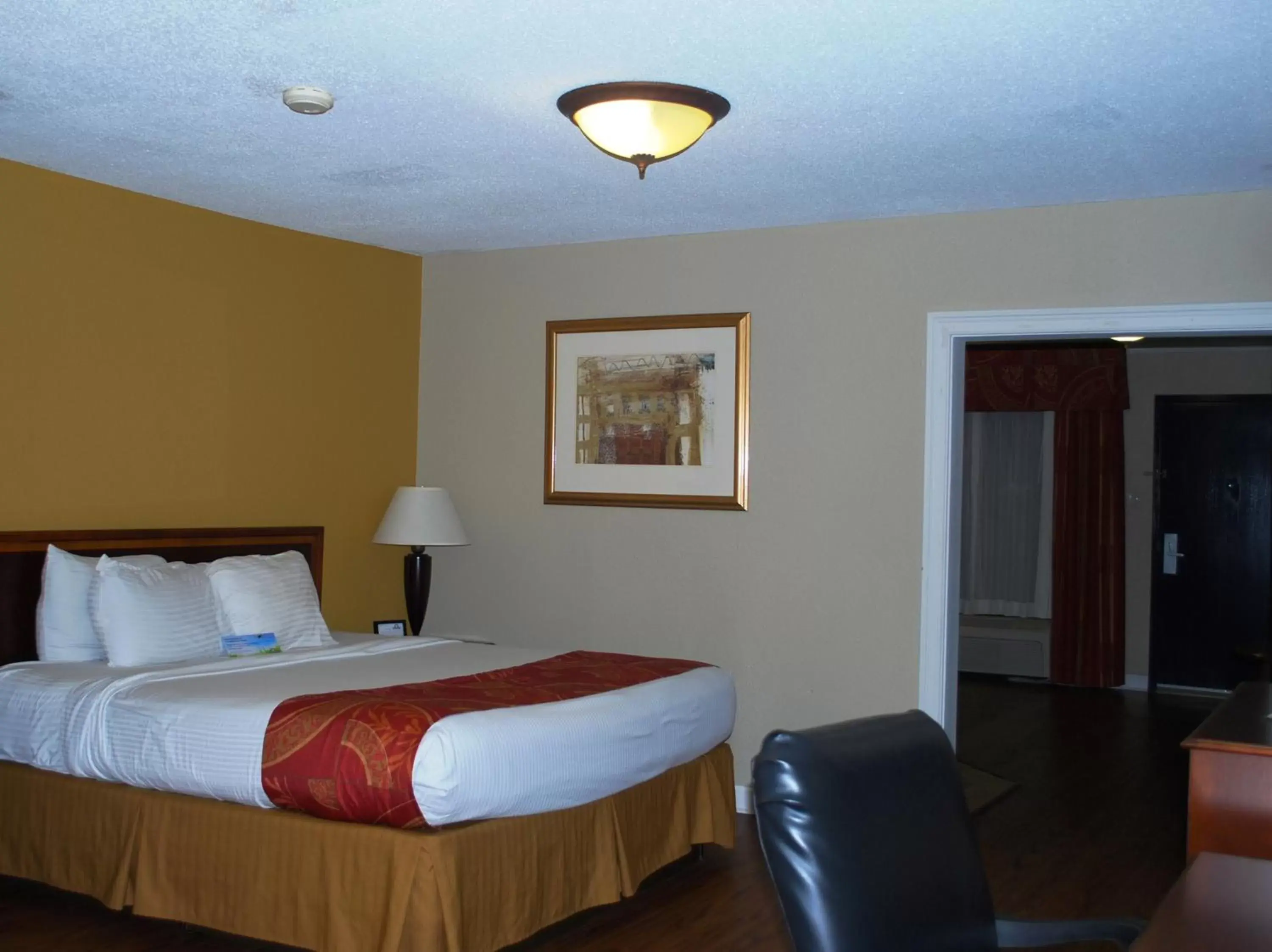 King Room - Non-Smoking in Days Inn by Wyndham Alexander City