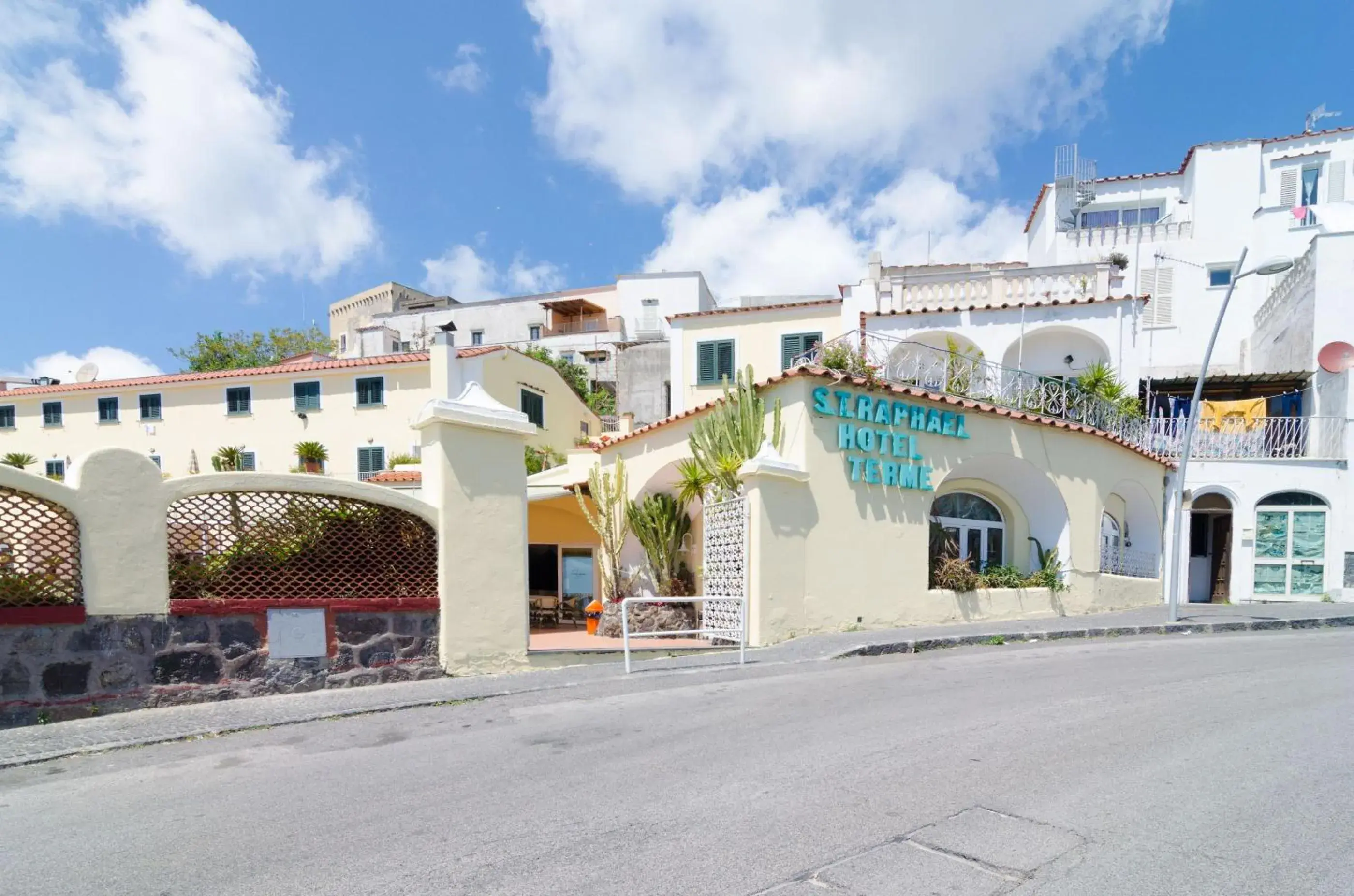 Facade/entrance, Property Building in Hotel Terme Saint Raphael