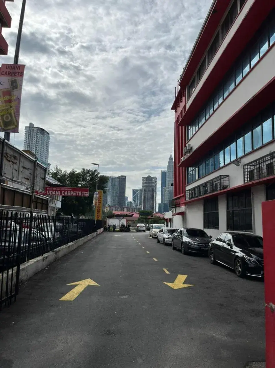 Parking in Akar Hotel Jalan TAR