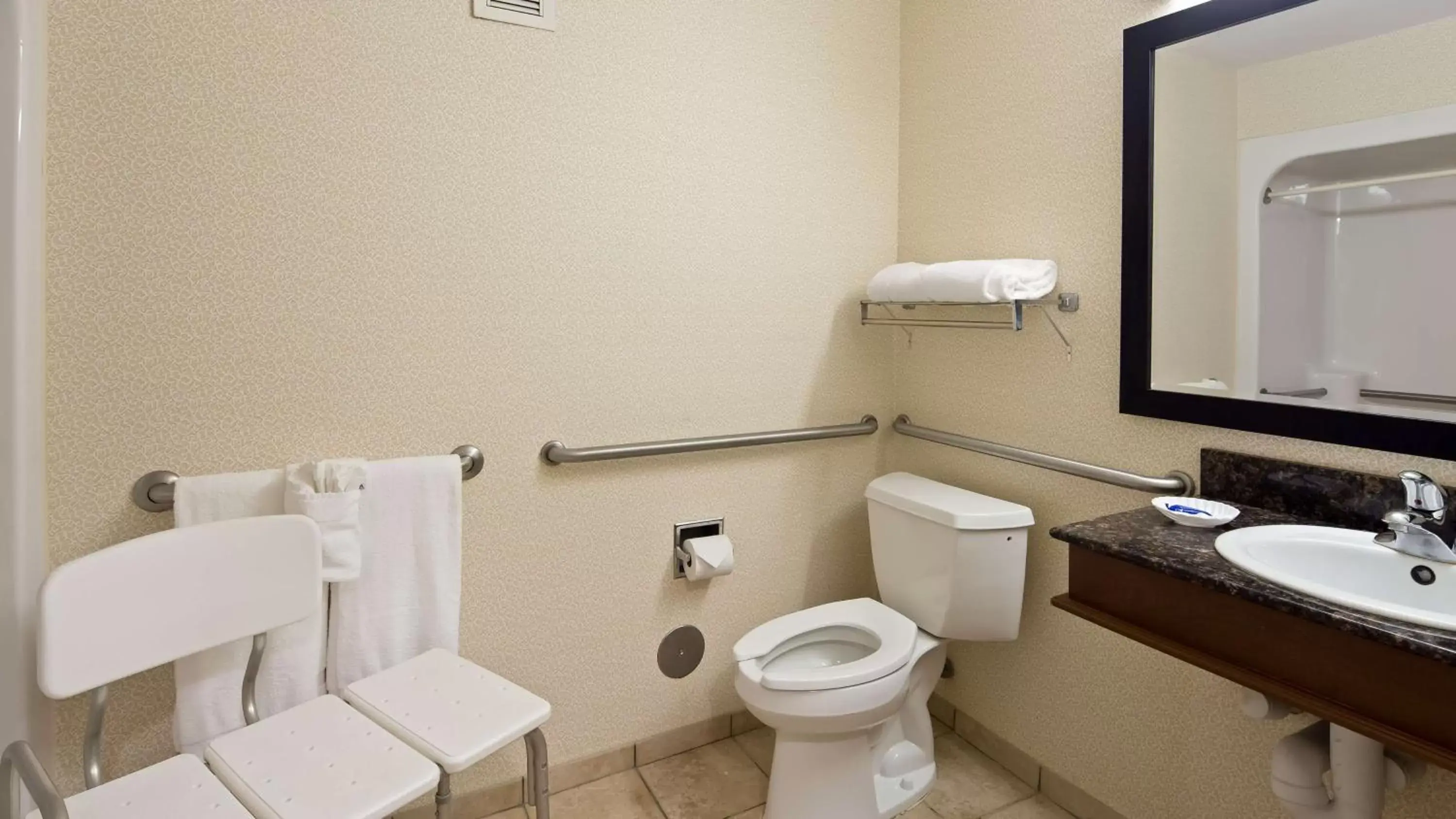 Bathroom in Best Western Plus Inn at Hunt Ridge