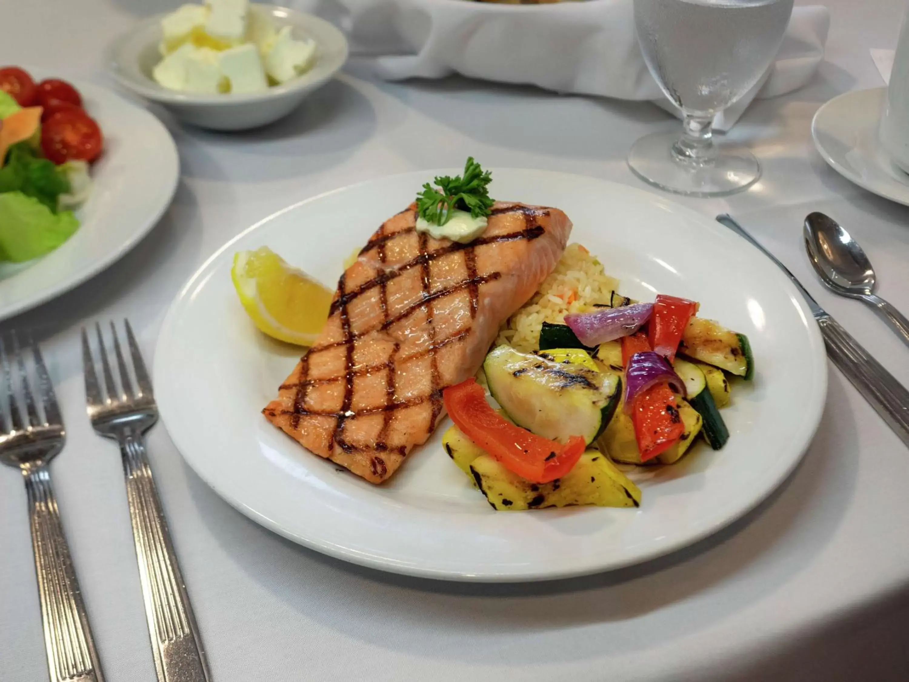 Restaurant/places to eat in The Hilton Garden Inn Buffalo-Downtown Restaurant/places to eat in The Hilton Garden Inn Buffalo-Downtown