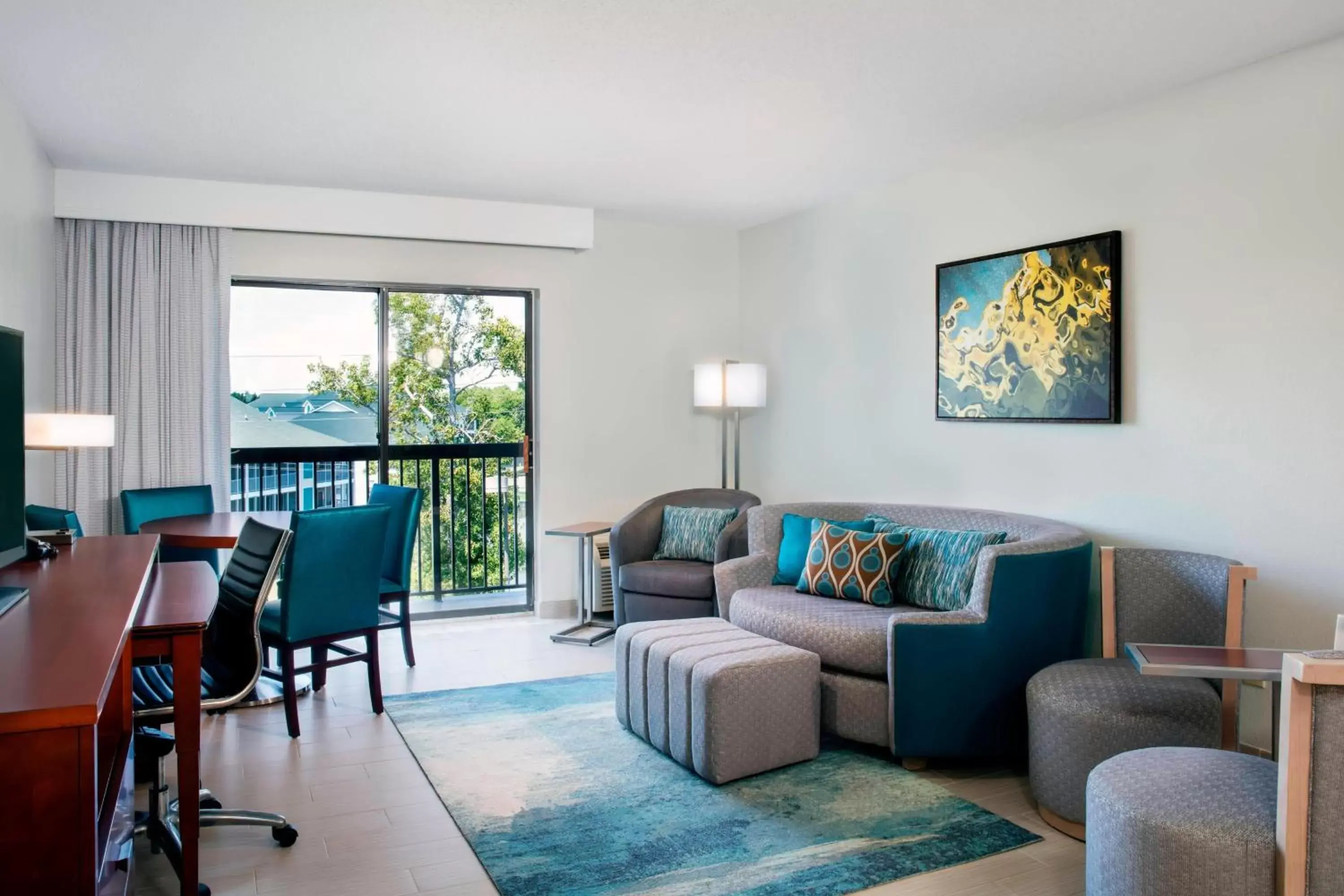 Living room, Seating Area in Courtyard by Marriott Myrtle Beach Barefoot Landing