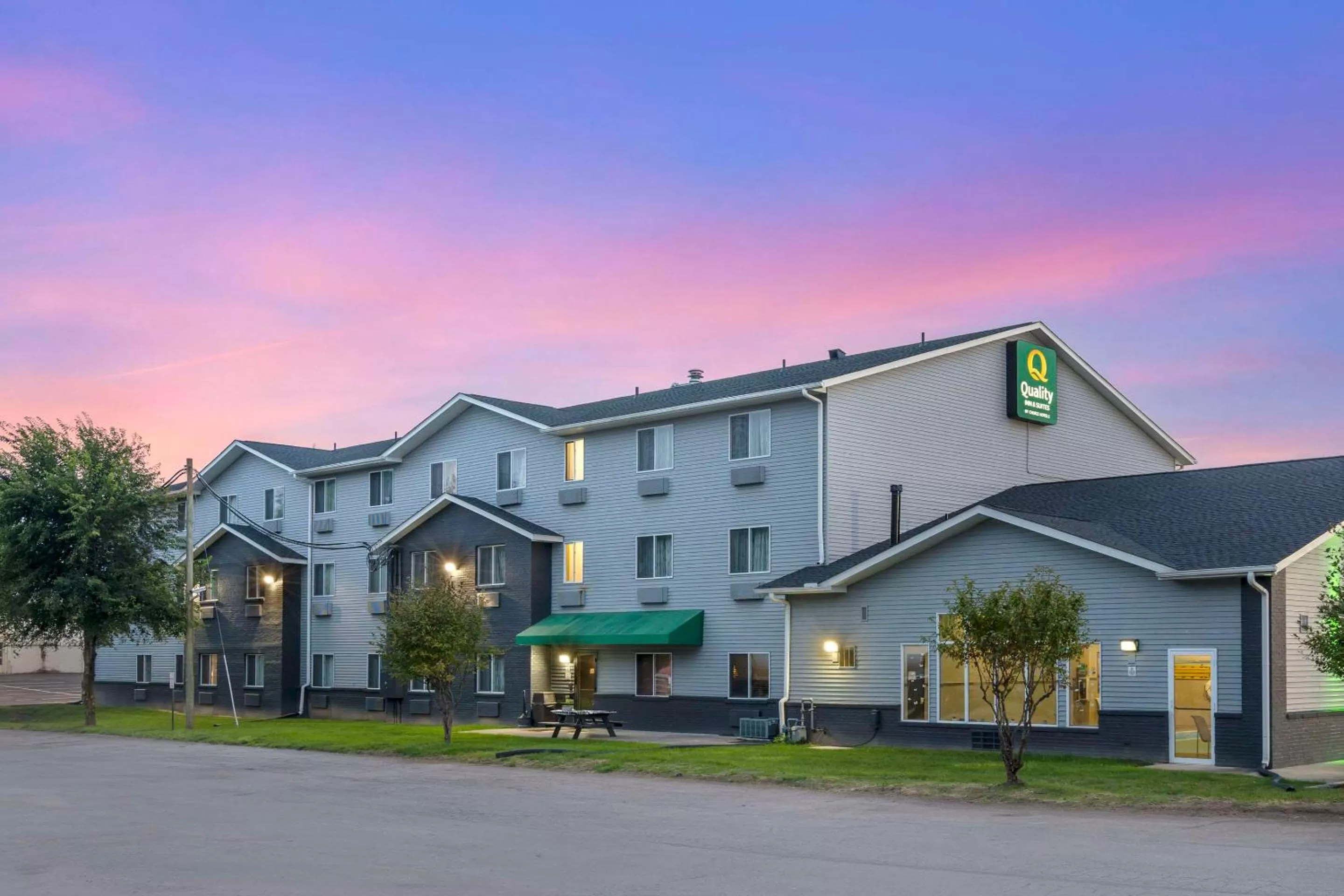 Property building in Quality Inn & Suites Delaware South