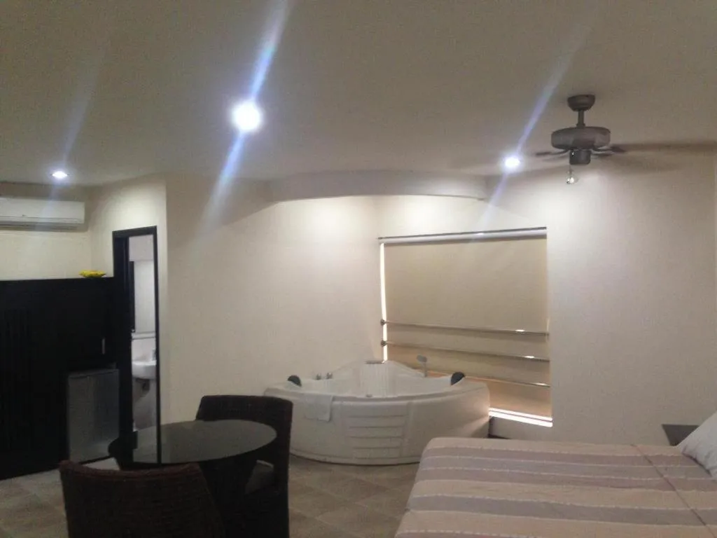 Bed in Boomerang Hotel