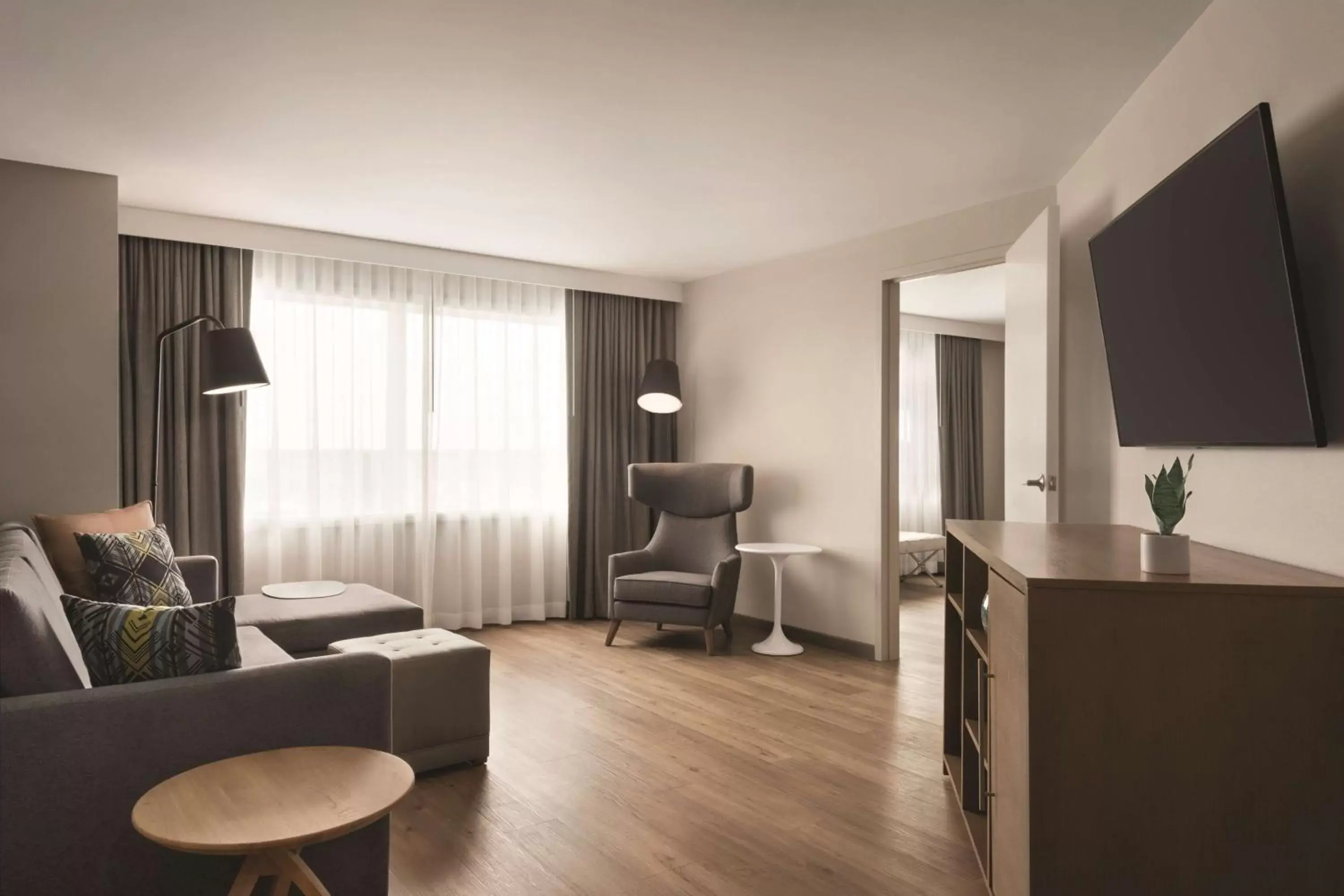 Premium One-Bedroom King Suite - Non-Smoking in Radisson Hotel & Conference Center Green Bay Premium One-Bedroom King Suite - Non-Smoking in Radisson Hotel & Conference Center Green Bay