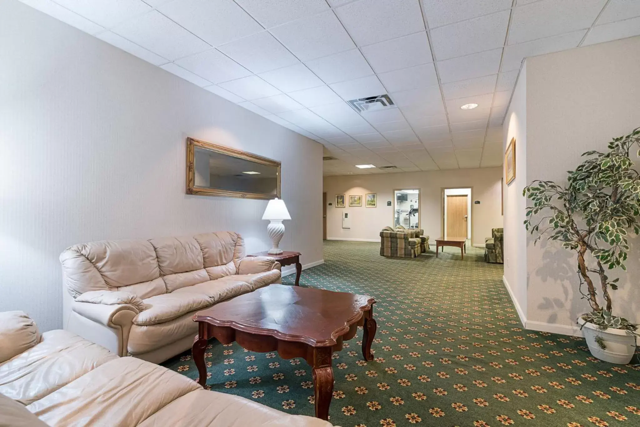 Lobby or reception, Seating Area in Quality Inn & Suites Schoharie near Howe Caverns