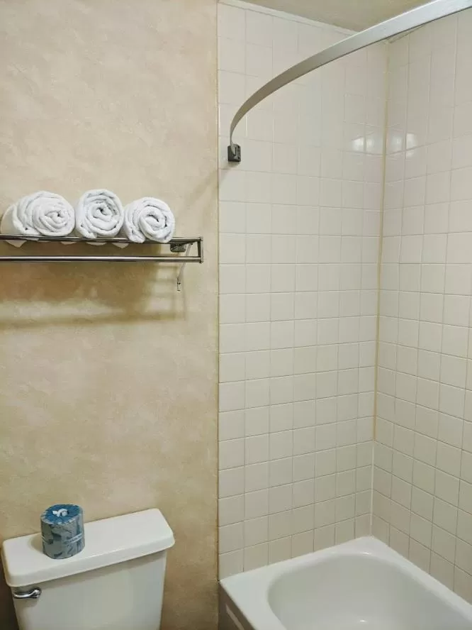 Bathroom in Days Inn by Wyndham Bullhead City