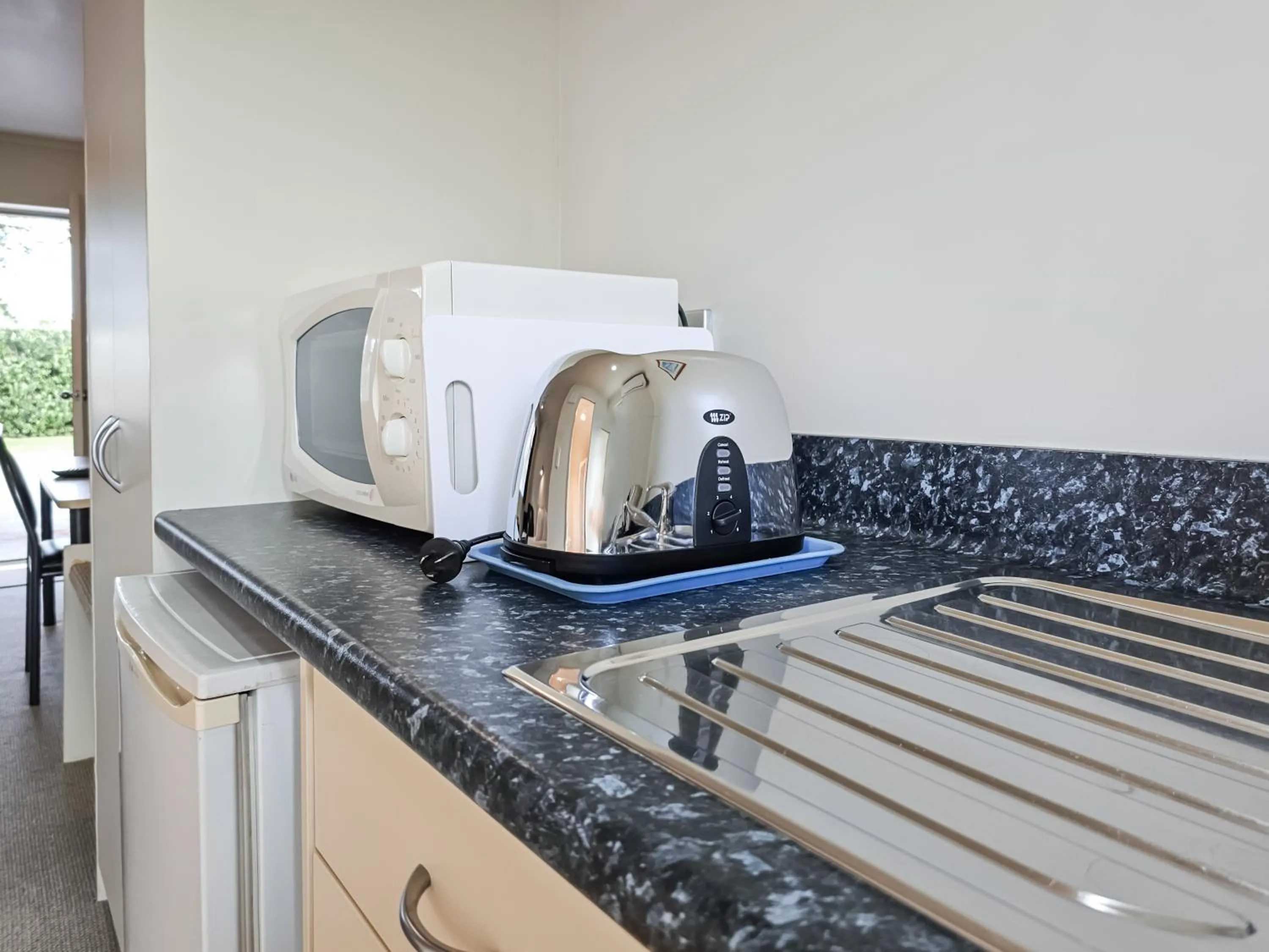 minibar in Captain Cook Motor Lodge