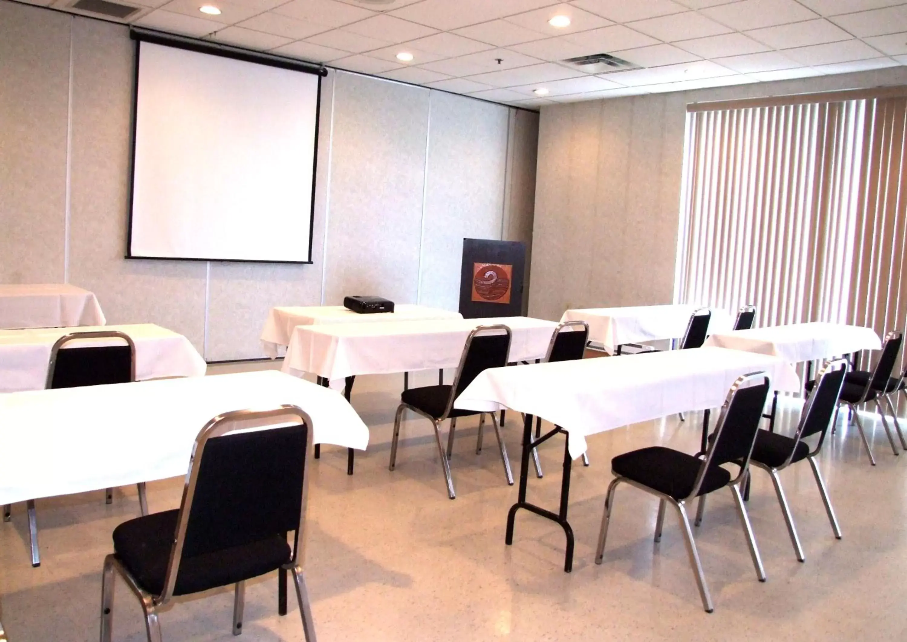 Business facilities in Lakeland Inn Hotel