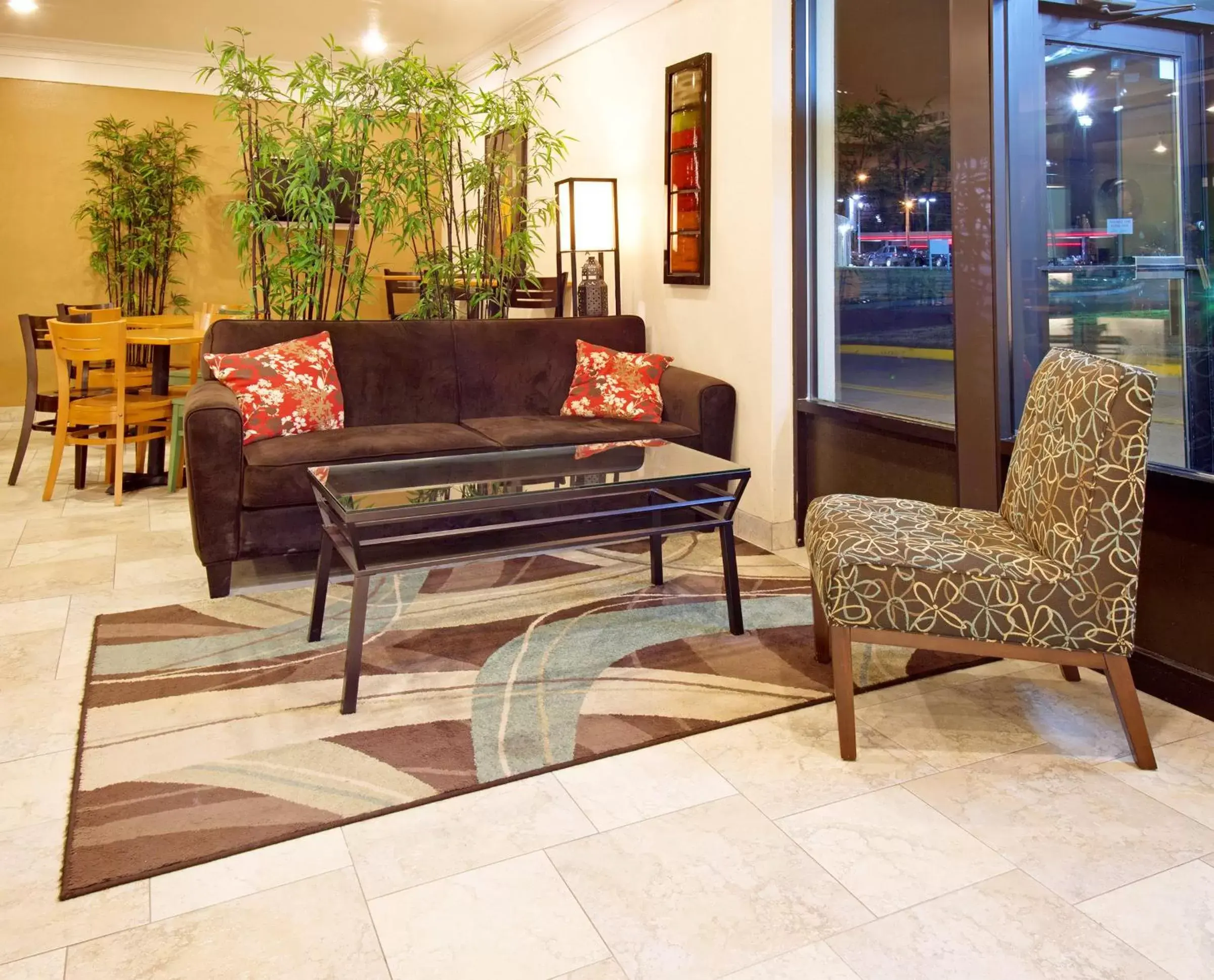 Lobby or reception, Seating Area in AmericInn by Wyndham Johnston Des Moines