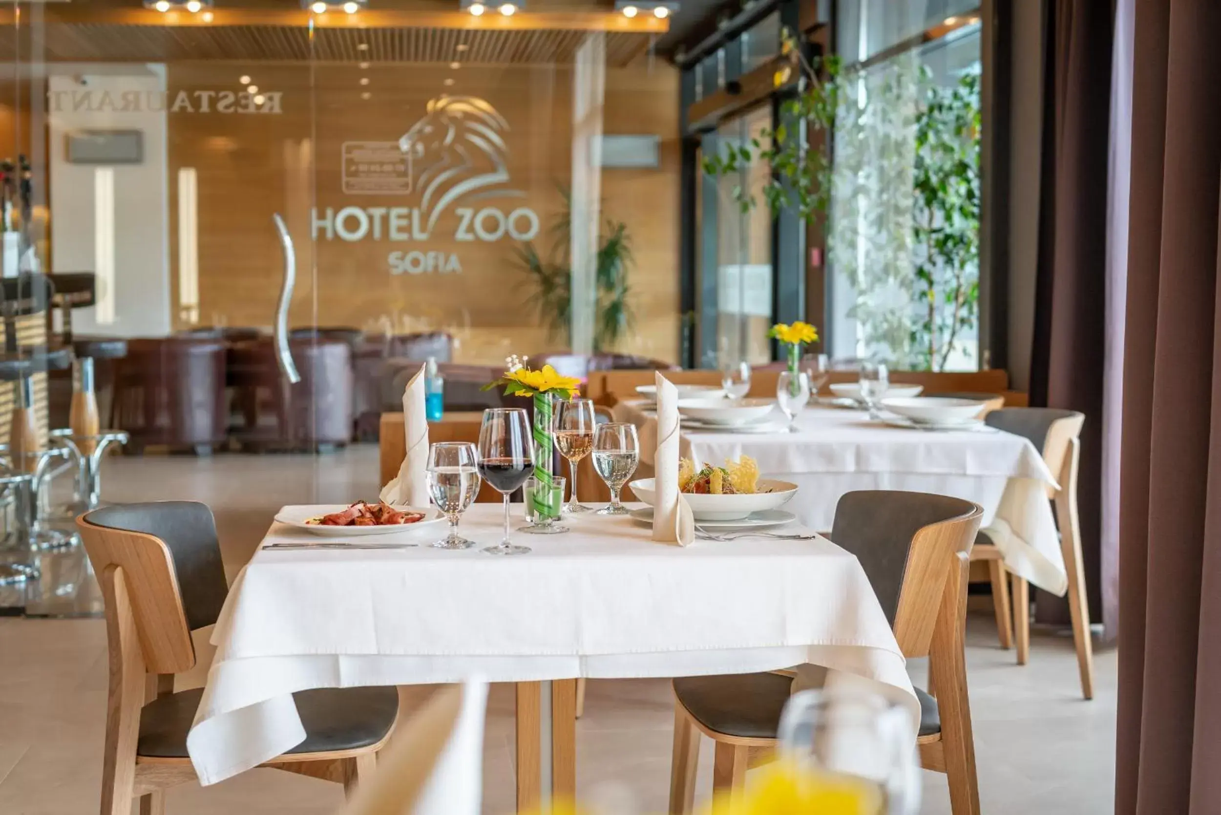 Restaurant/Places to Eat in Hotel ZOO Sofia - Secured Paid Parking