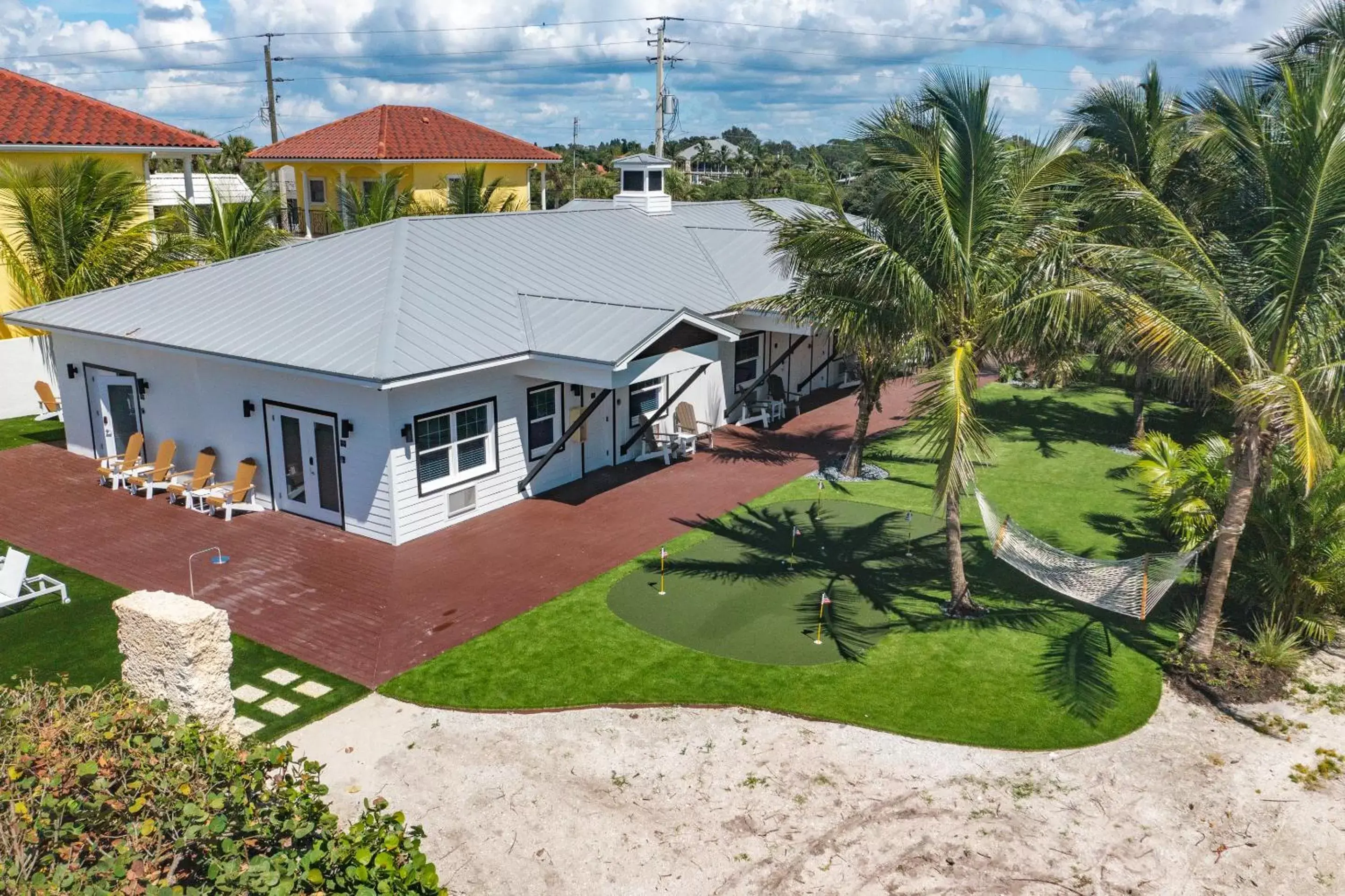 Property Building in Casey Key Resorts - Beachfront