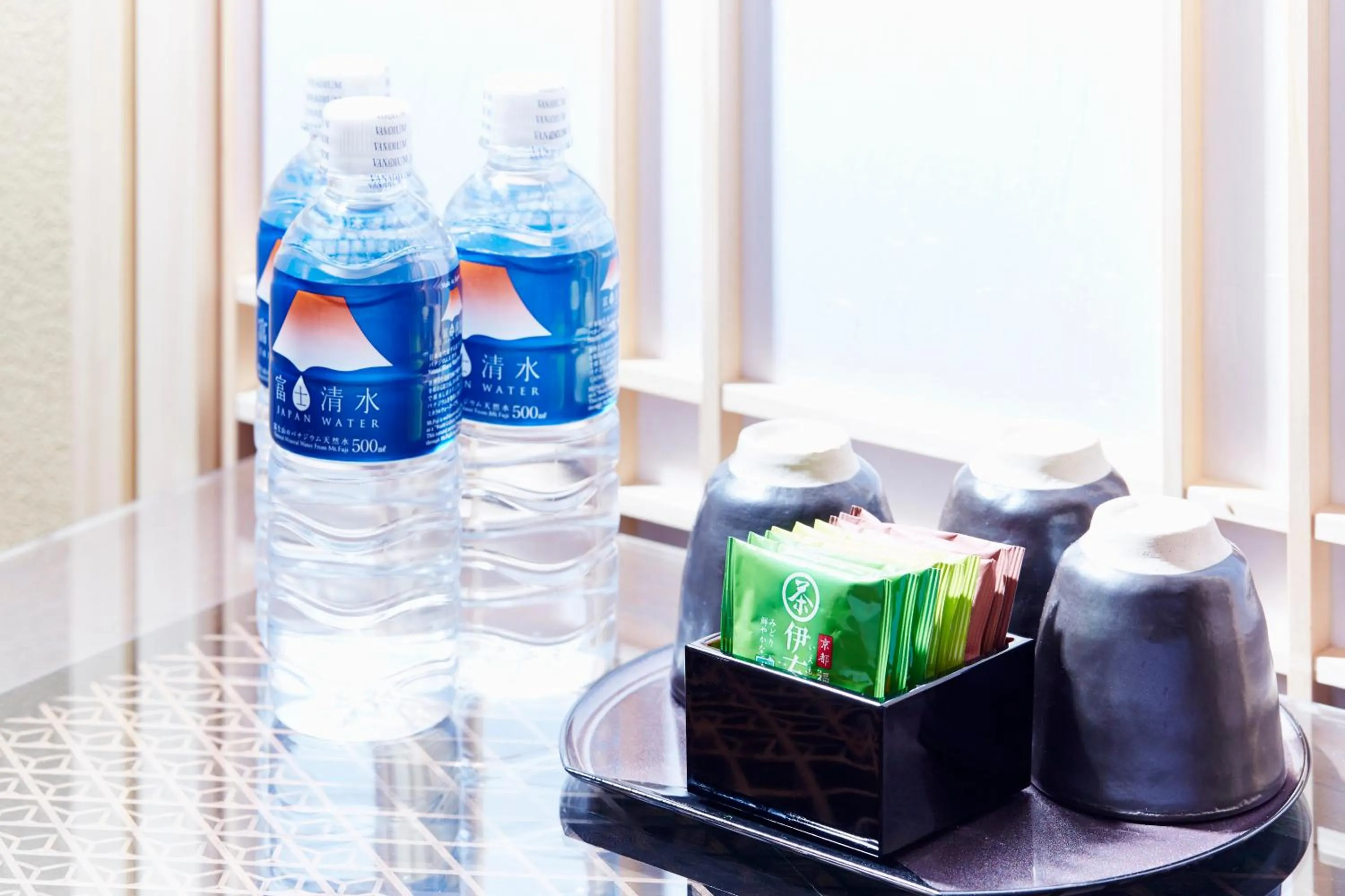 Drinks in Sunrise Suites