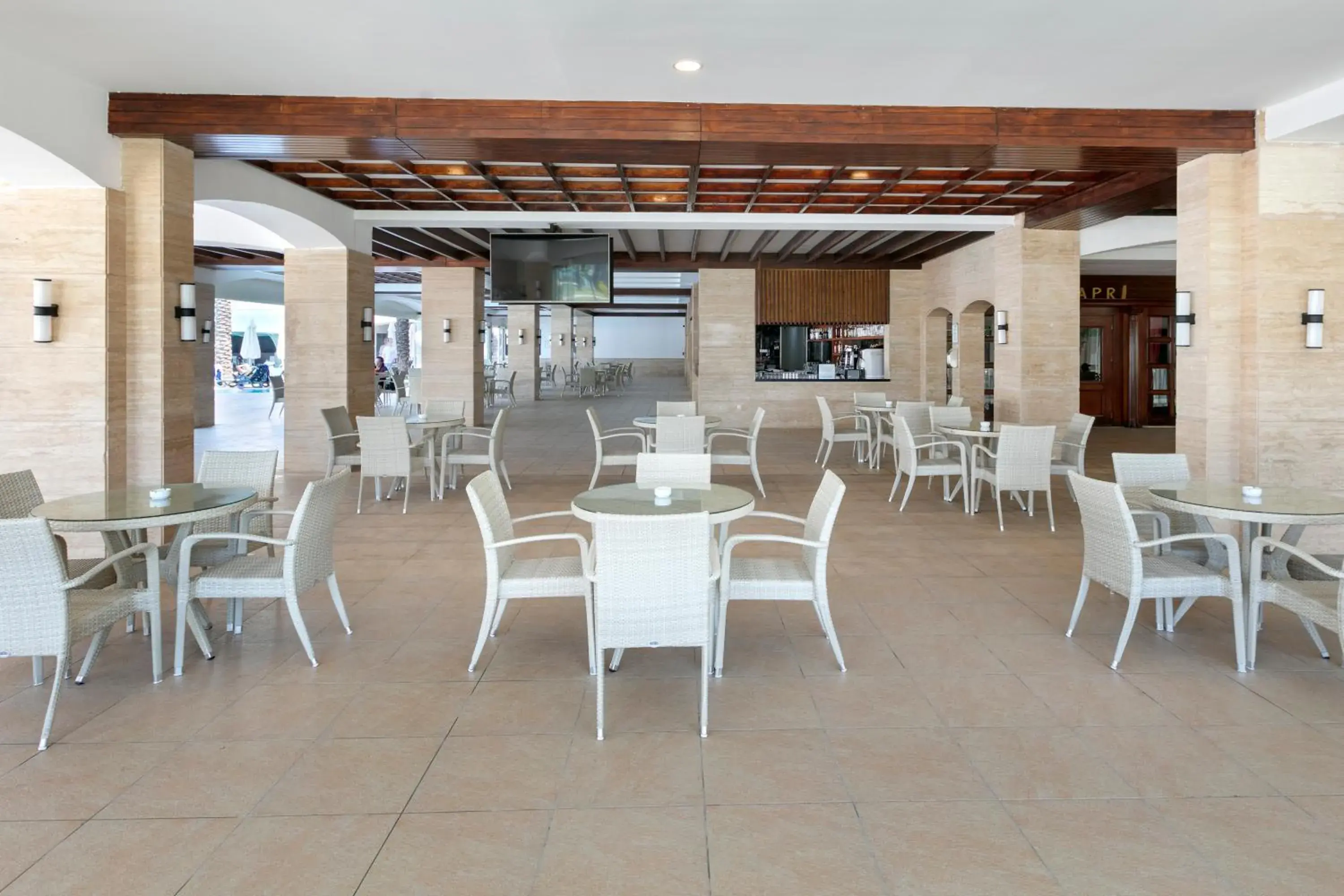 Lounge or bar, Restaurant/Places to Eat in Alva Donna Beach Resort Comfort