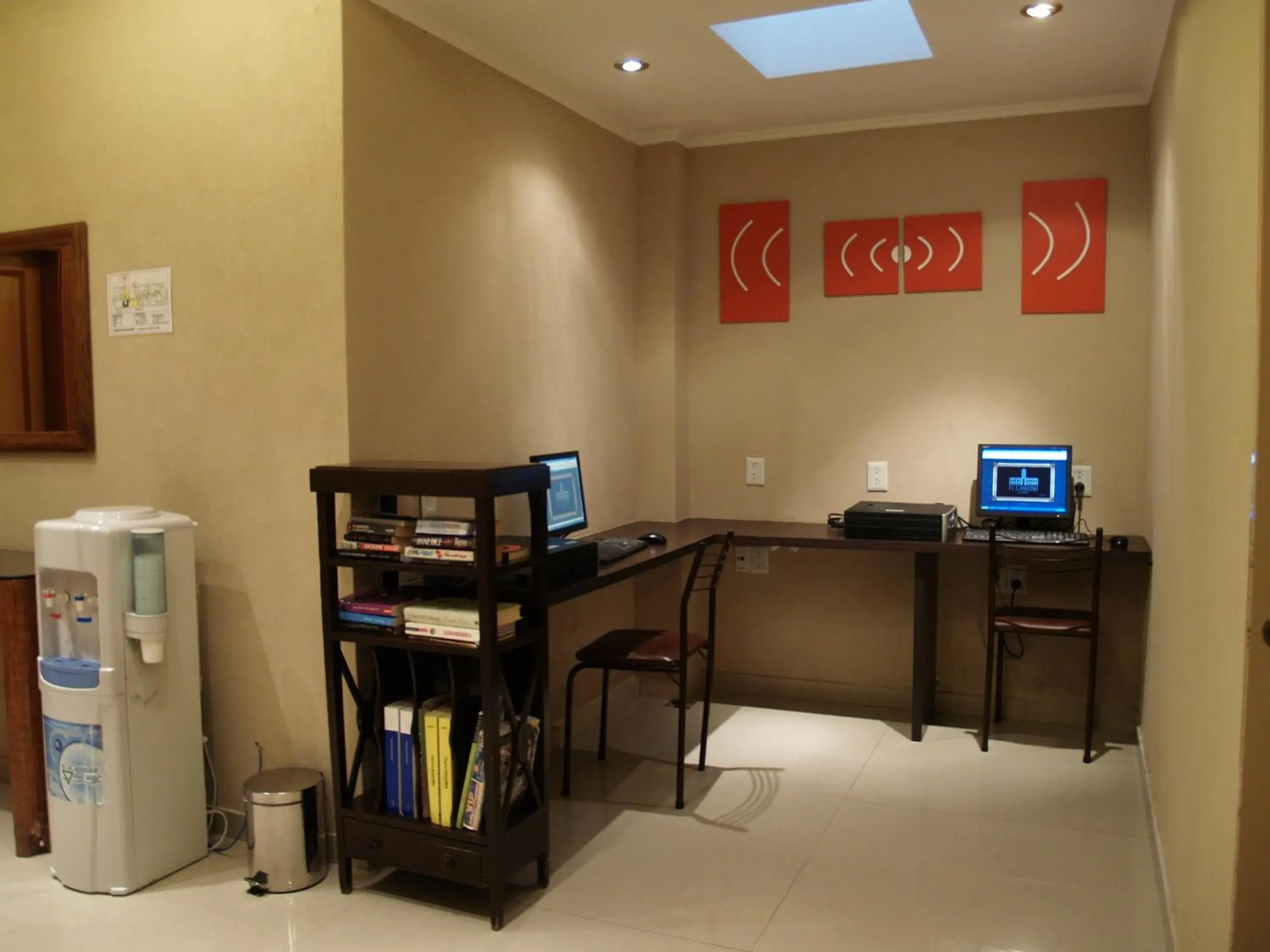 Communal lounge/ TV room in Hotel El Cabildo