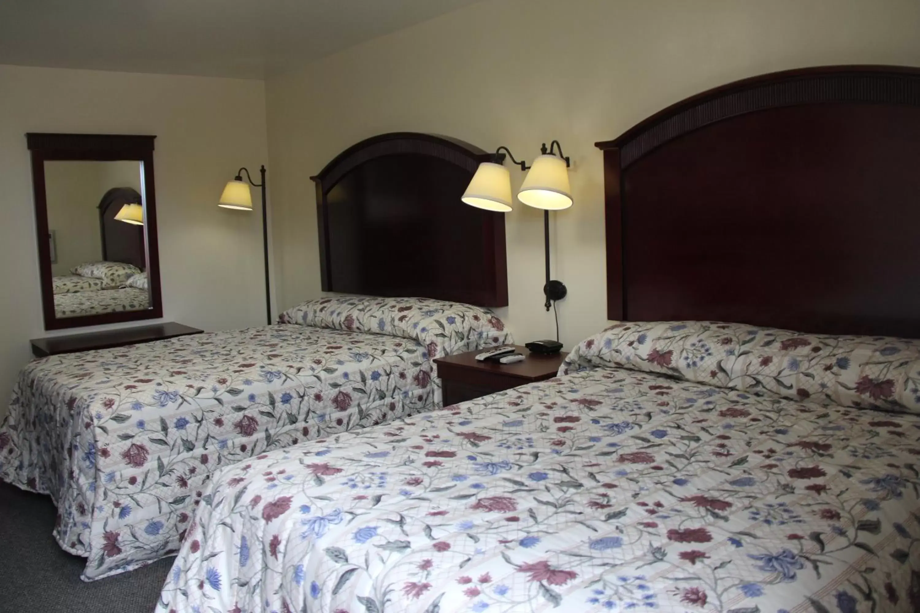 Bedroom, Bed in Pleasant Hill Motel Bedroom, Bed in Pleasant Hill Motel