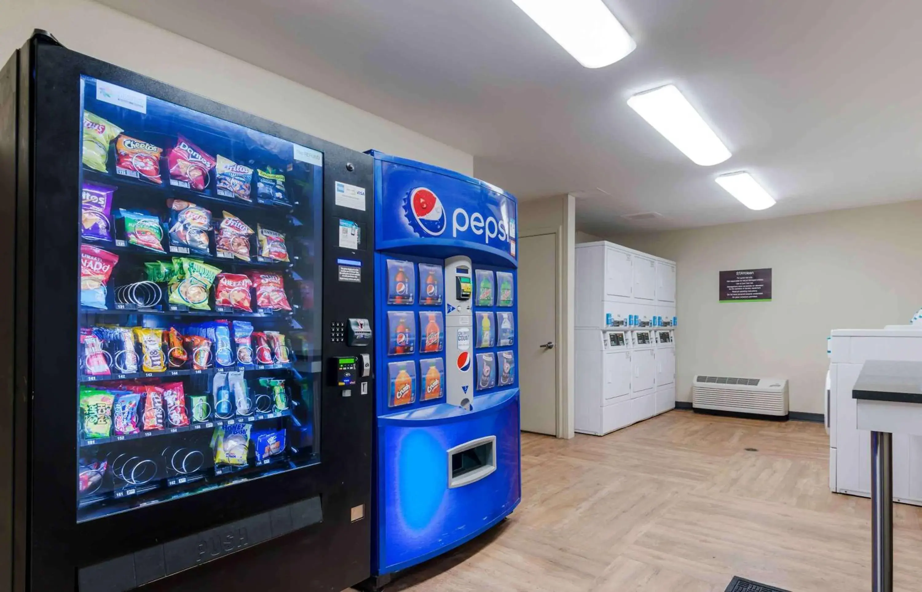 Property building in Extended Stay America Suites - Charlotte - University Place Property building in Extended Stay America Suites - Charlotte - University Place