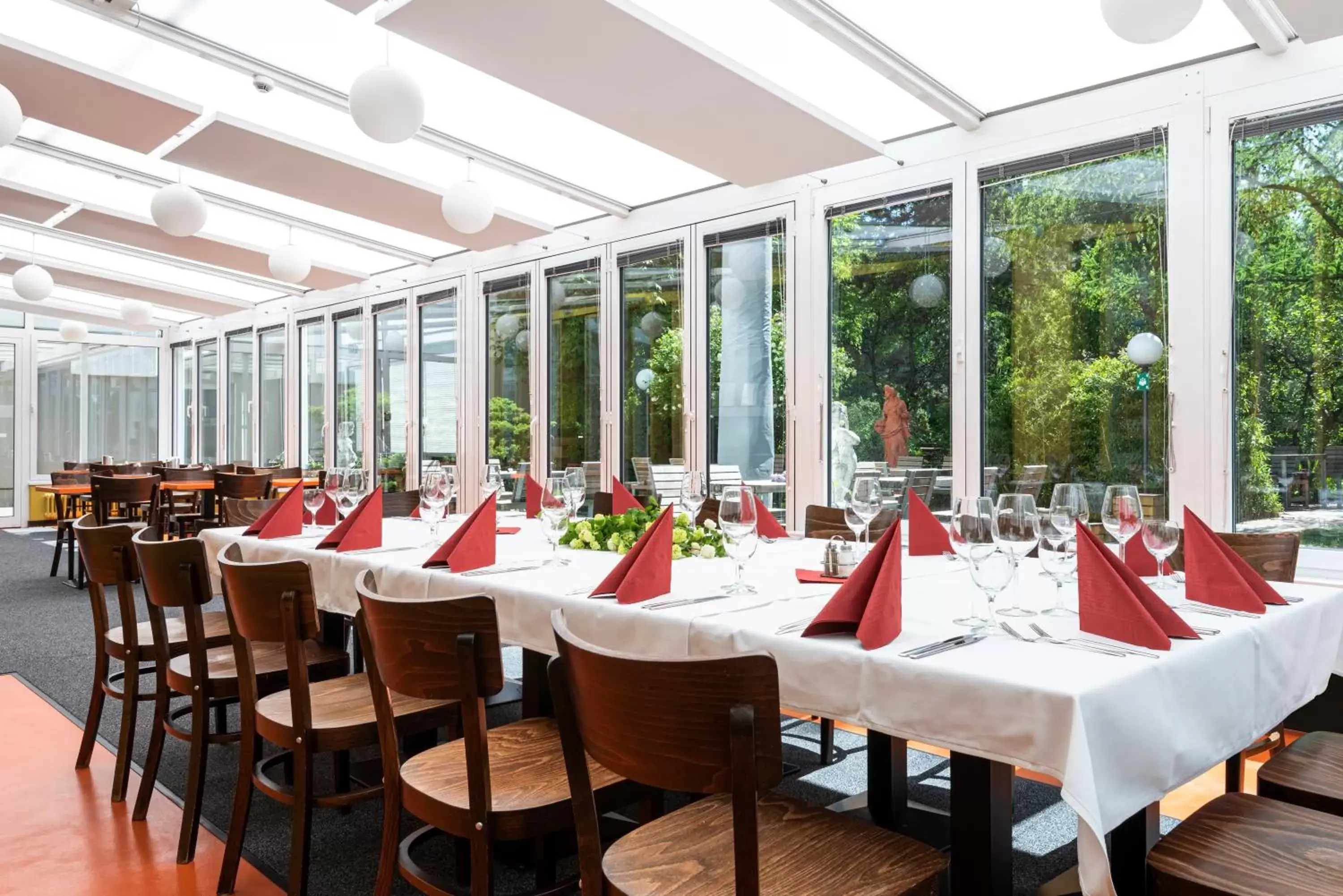 Banquet/Function facilities, Restaurant/Places to Eat in Hotel Grenzfall