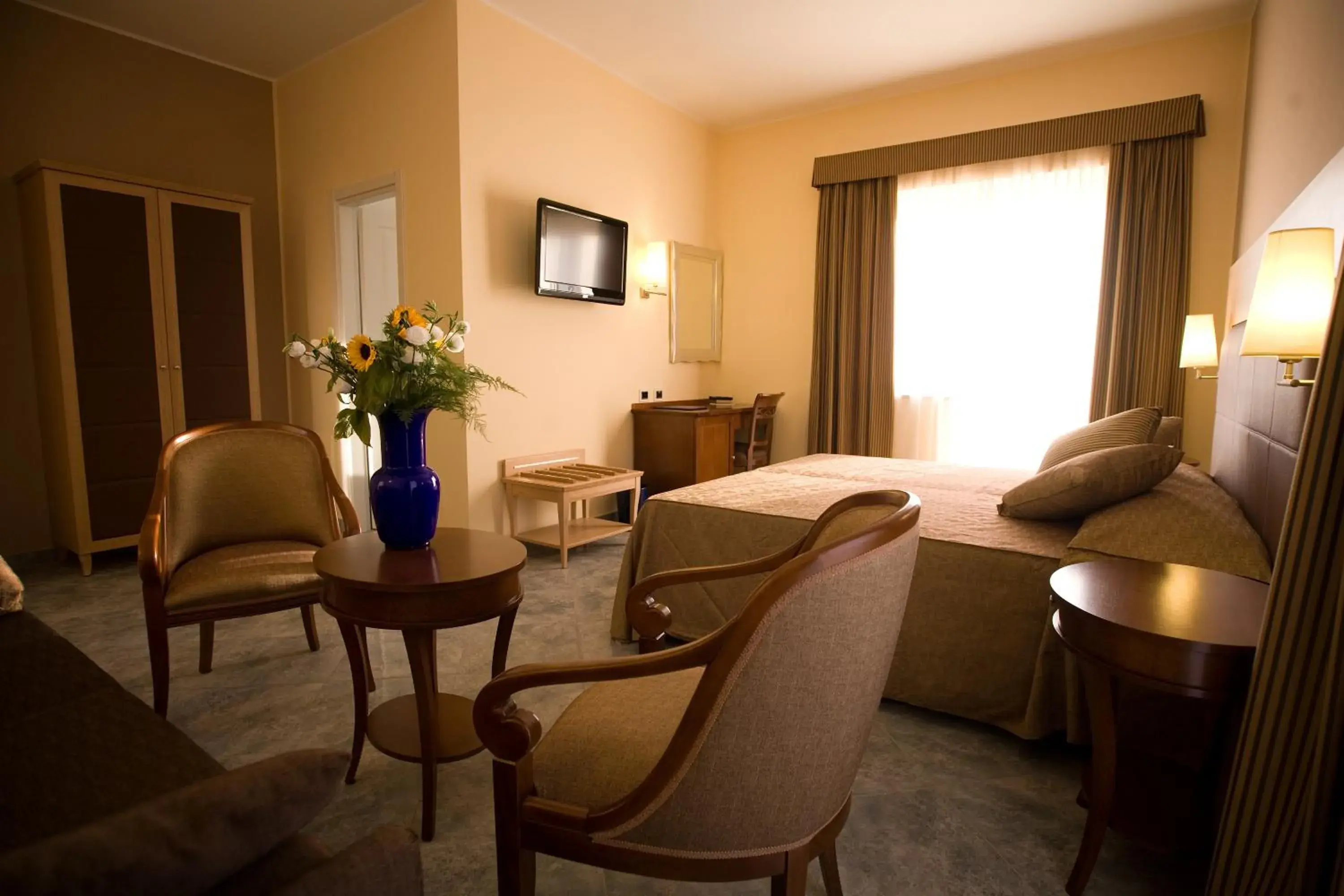 Bedroom, Seating Area in Hotel Villa Tirreno