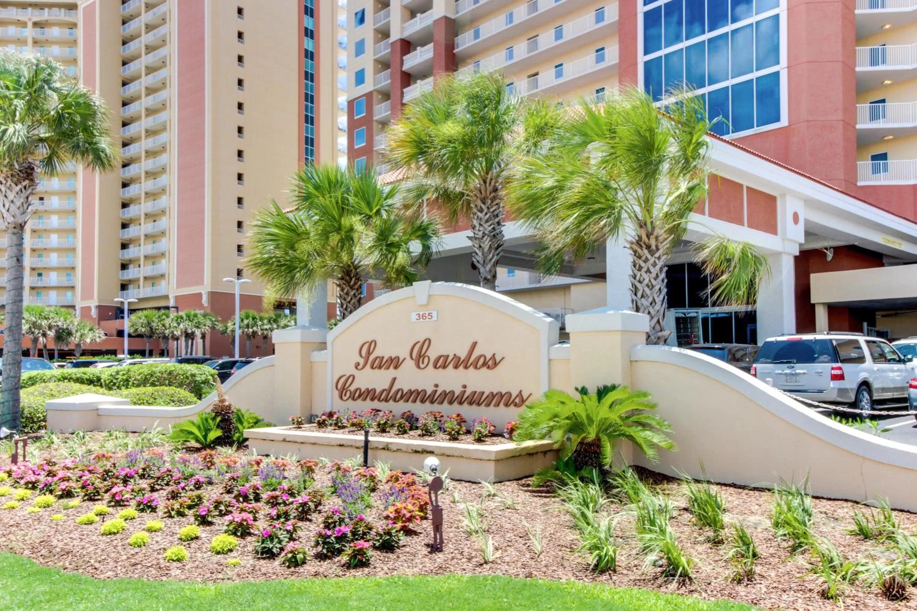 Property Building in San Carlos #1208