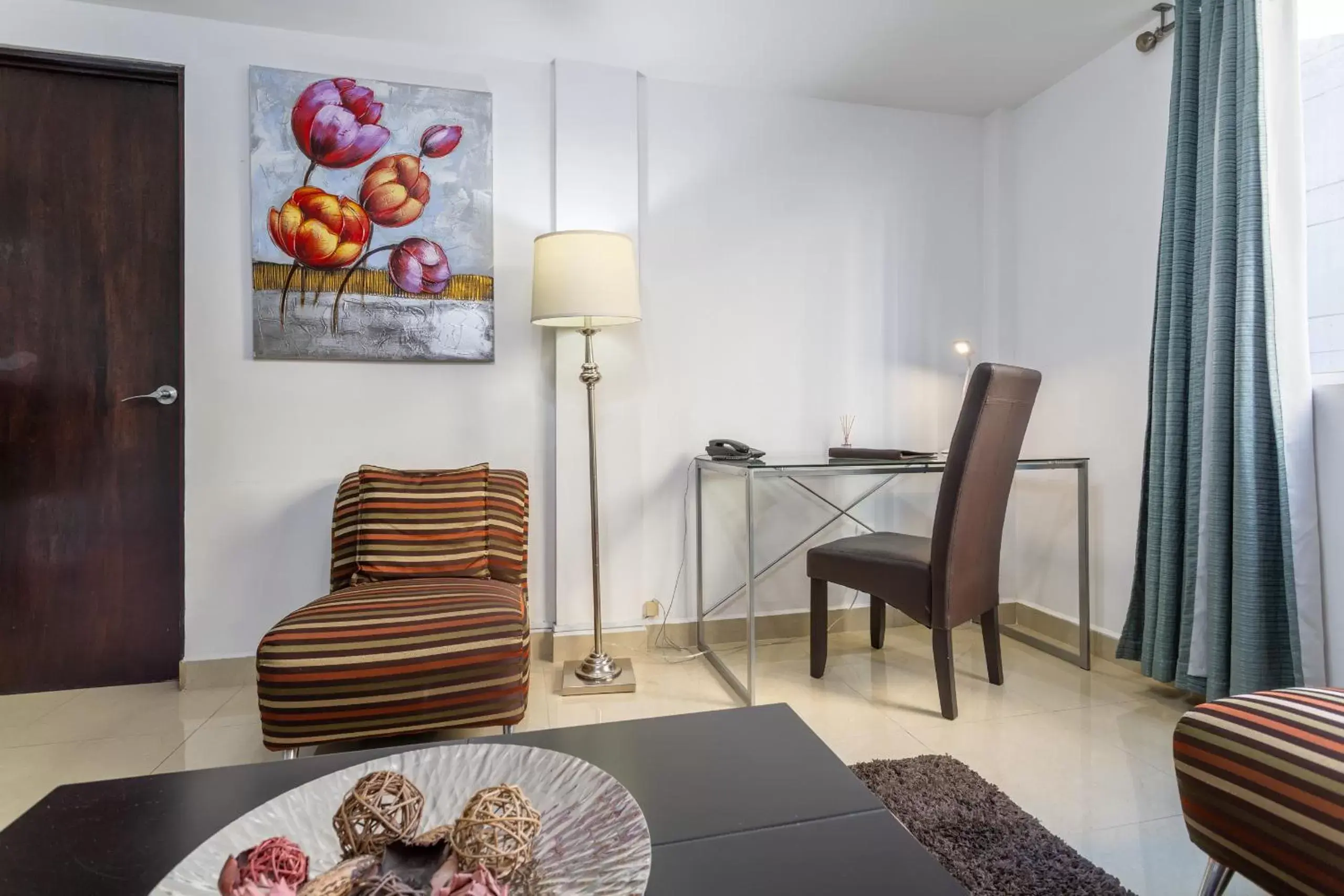 Dining Area in Suites 259 Condesa