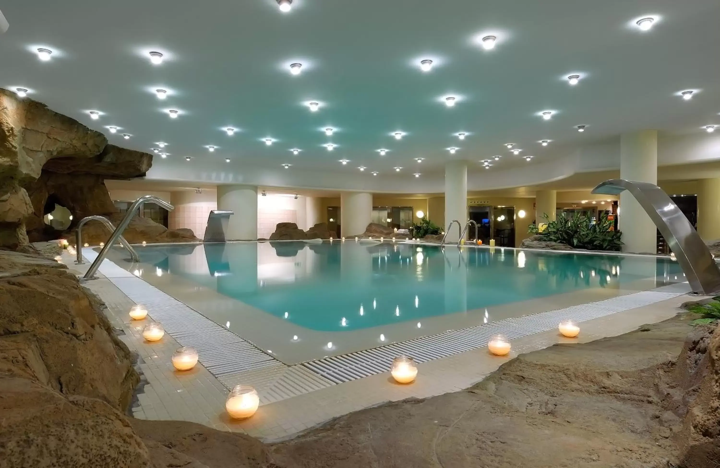 Hot Spring Bath in Oliva Nova Beach & Golf Hotel