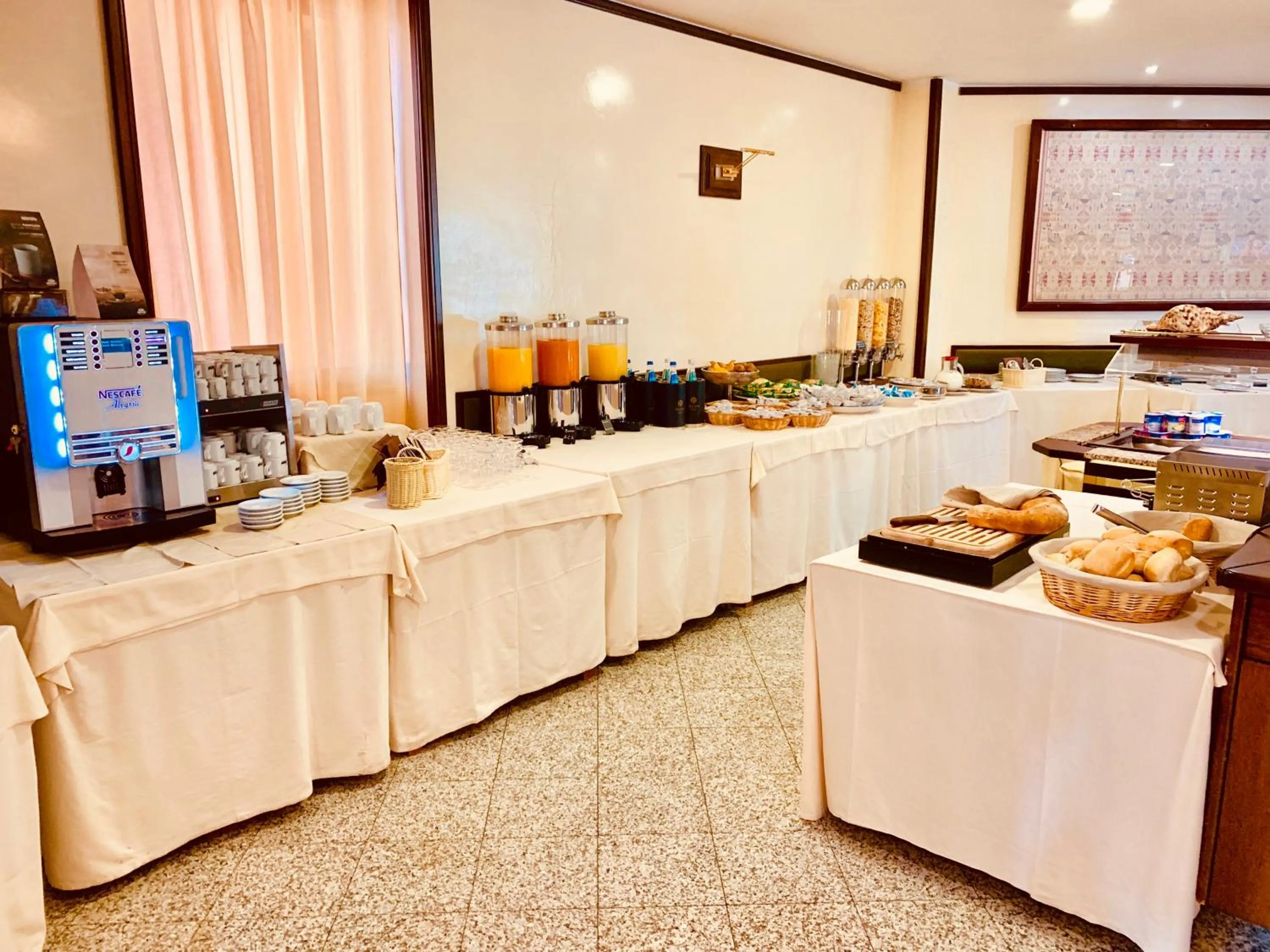 Breakfast in Hotel Grillo