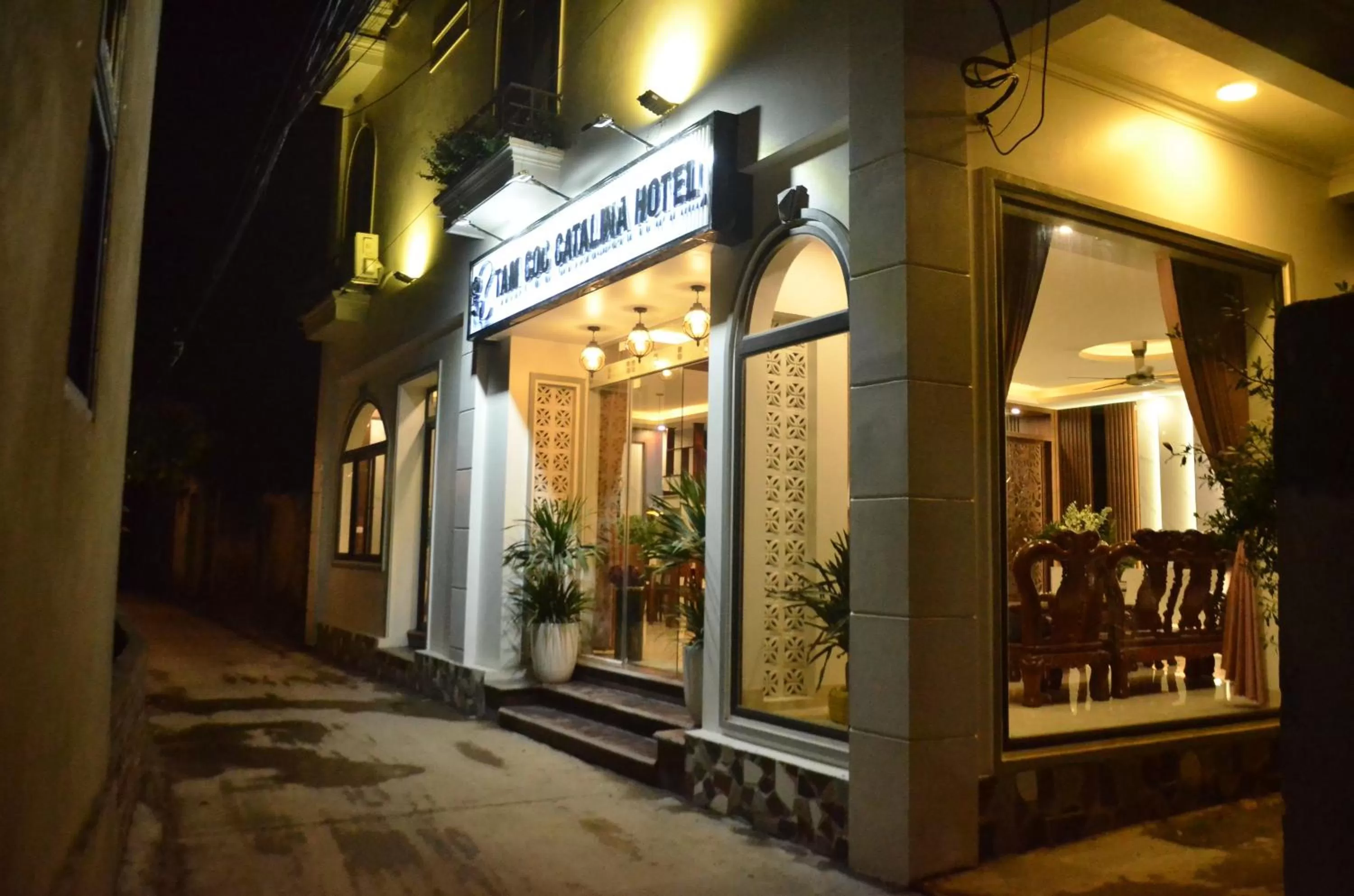 Property building in Tamcoc Catalina Hotel By ANMS GROUP