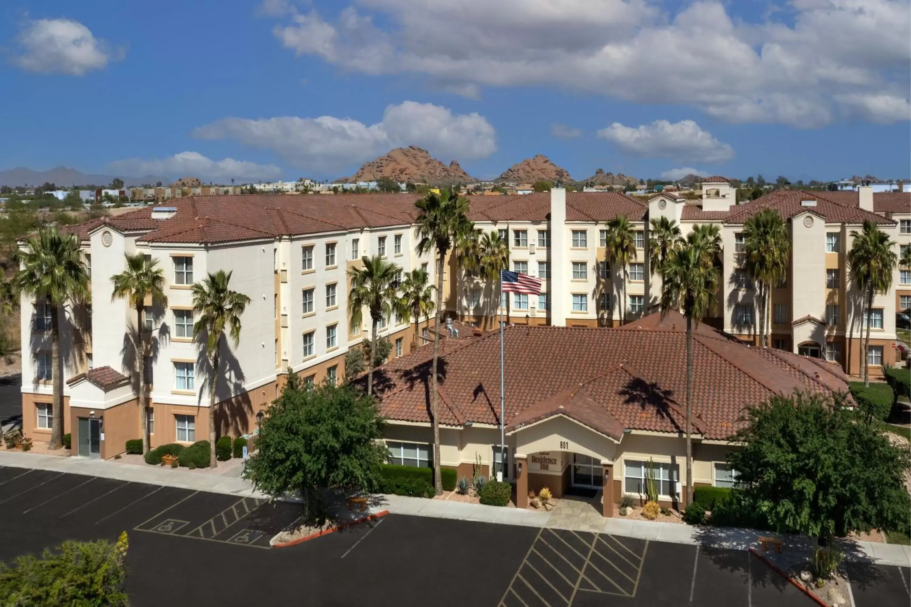 Property building in Residence Inn by Marriott Phoenix Airport