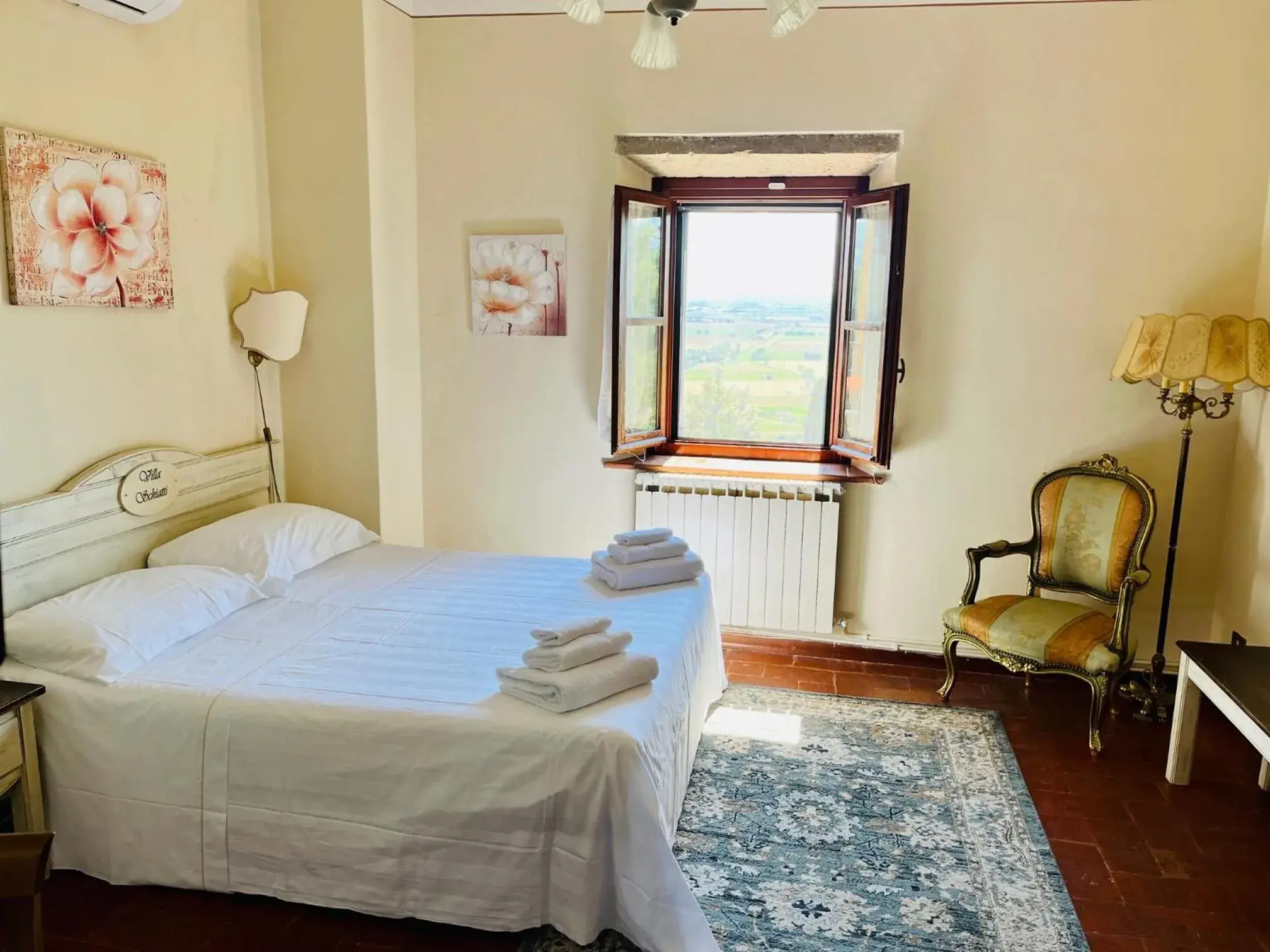 Bedroom, Bed in Villa Schiatti