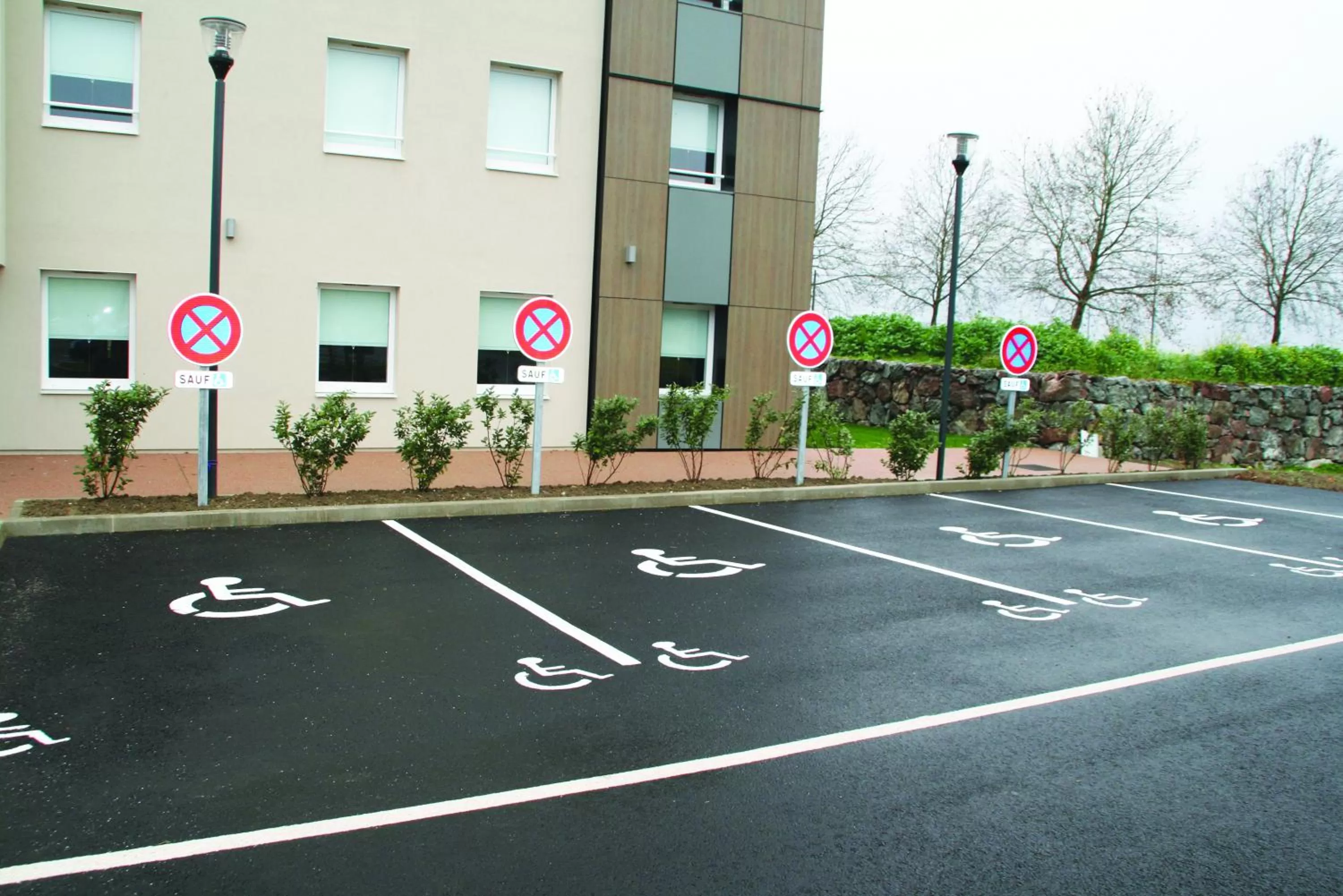 Facade/entrance in ibis budget Saint Pourcain