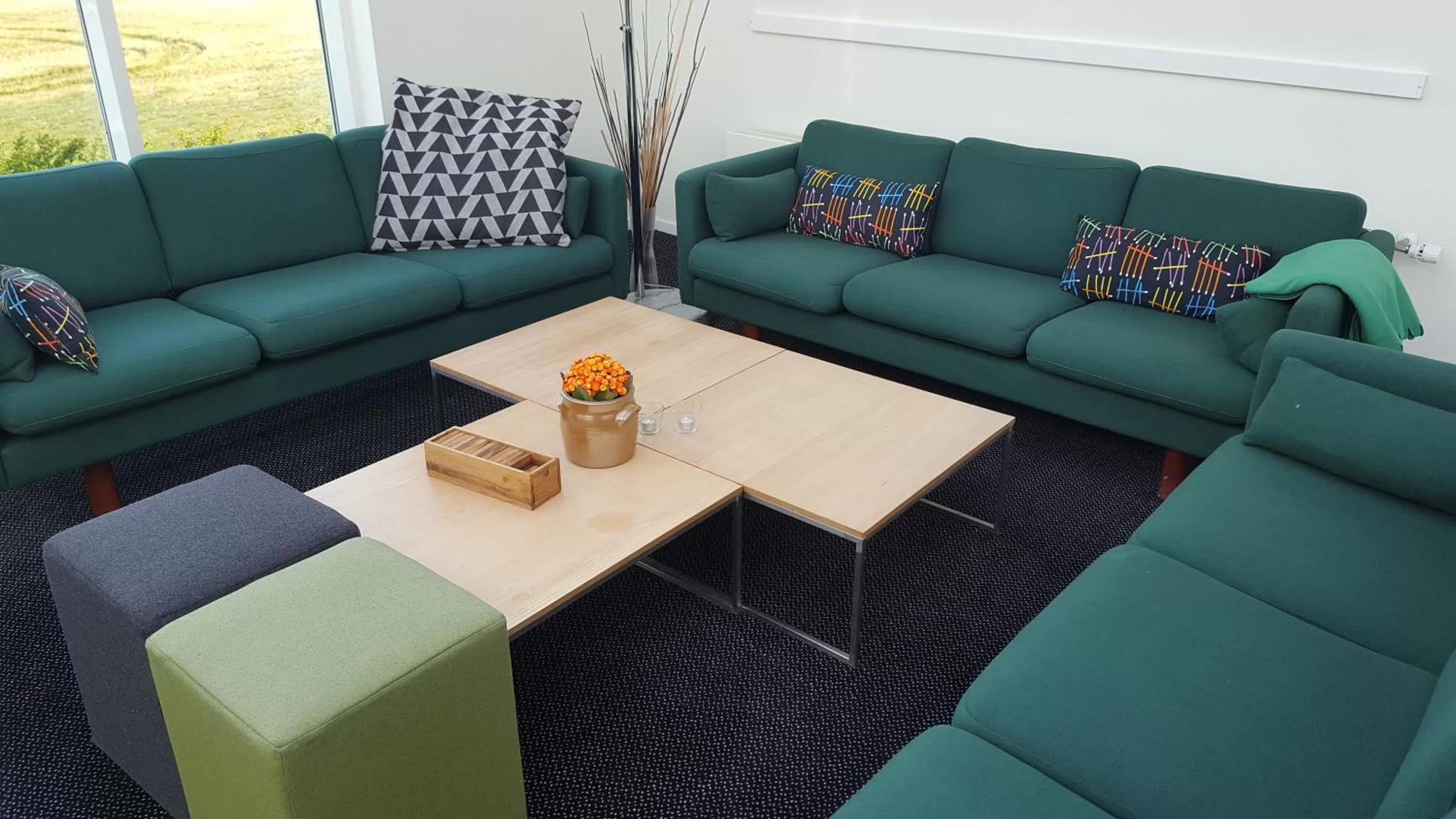 Communal lounge/ TV room in OnlySleep Oksebrovej