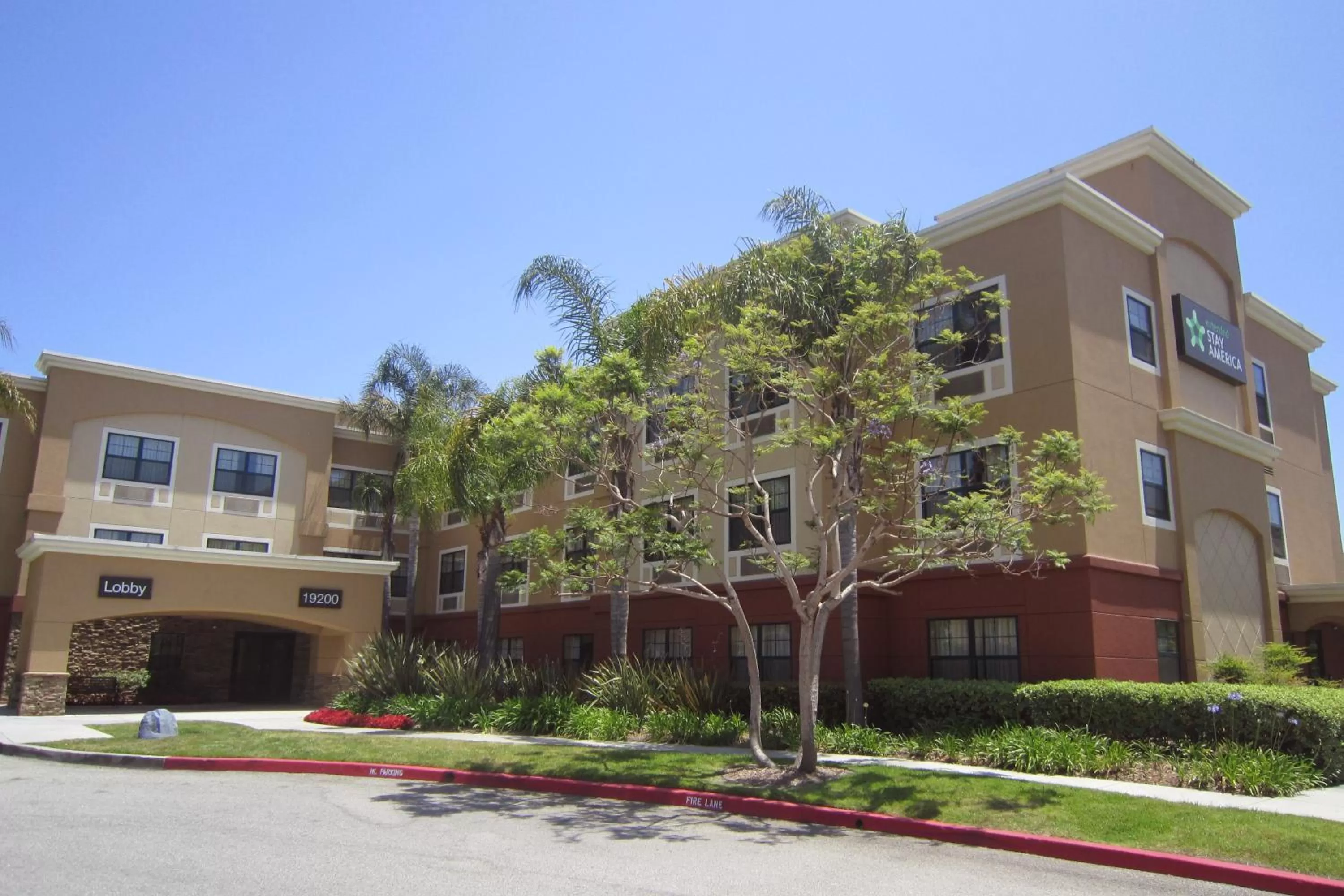 Property building in Extended Stay America Suites - Los Angeles - Torrance Harborgate Way