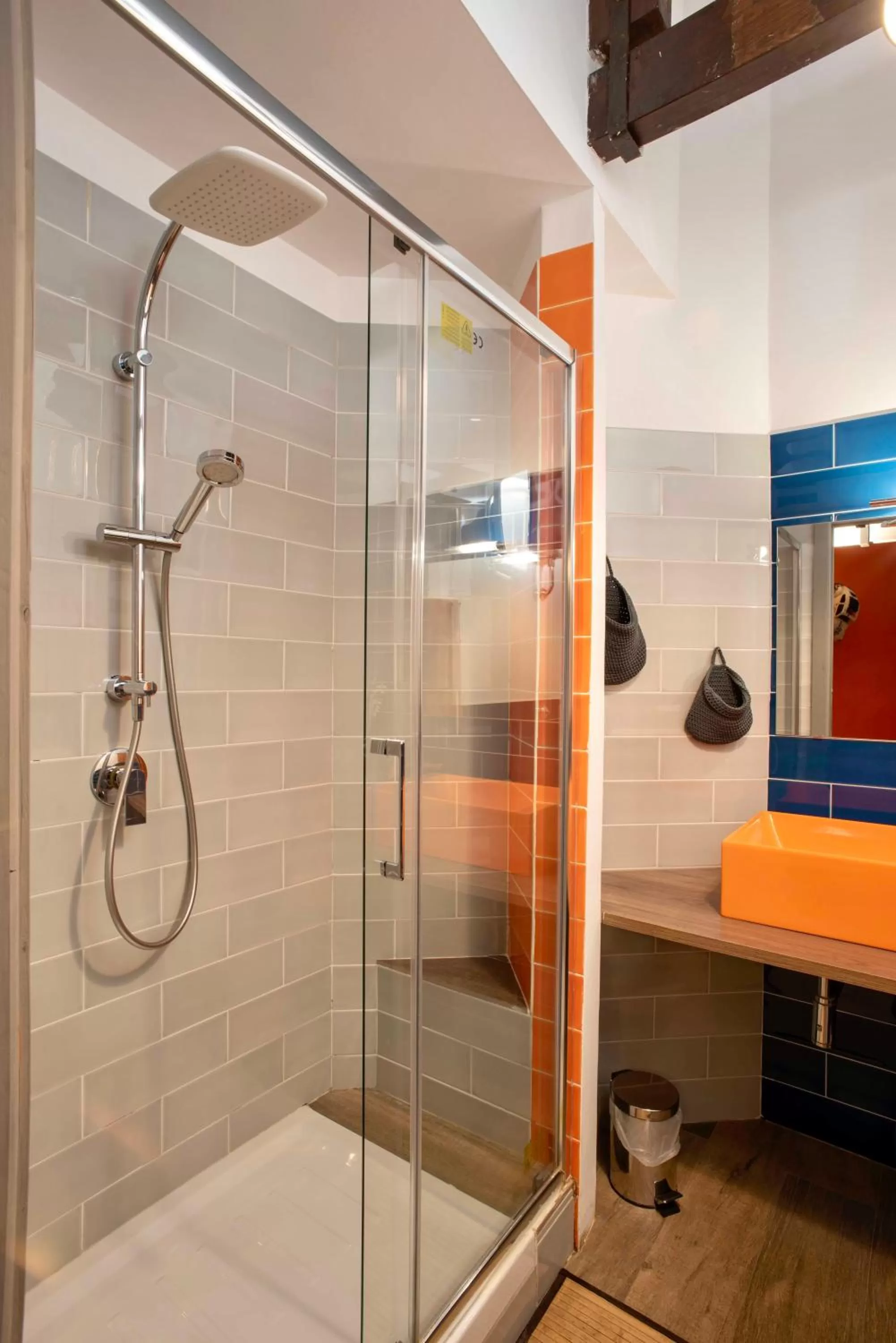 Shower in A'Luggetella