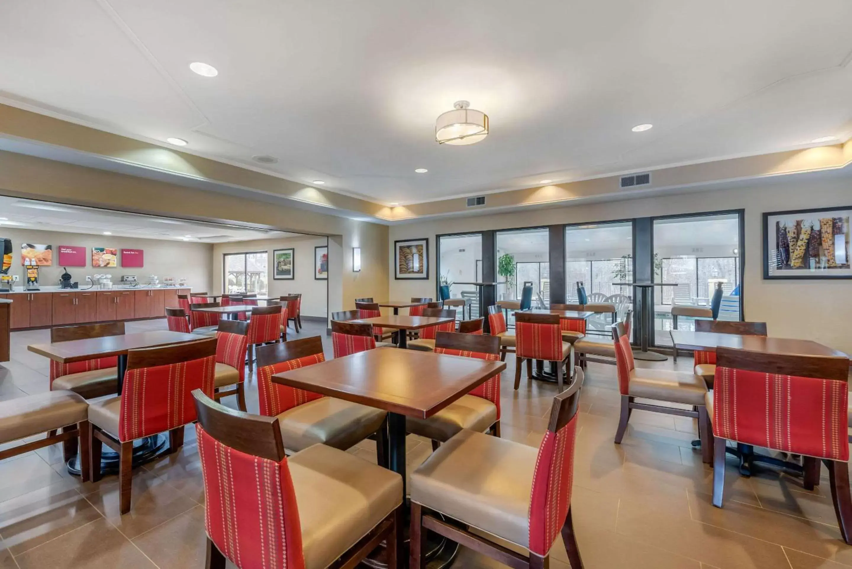 Restaurant/Places to Eat in Comfort Suites Lafayette University Area