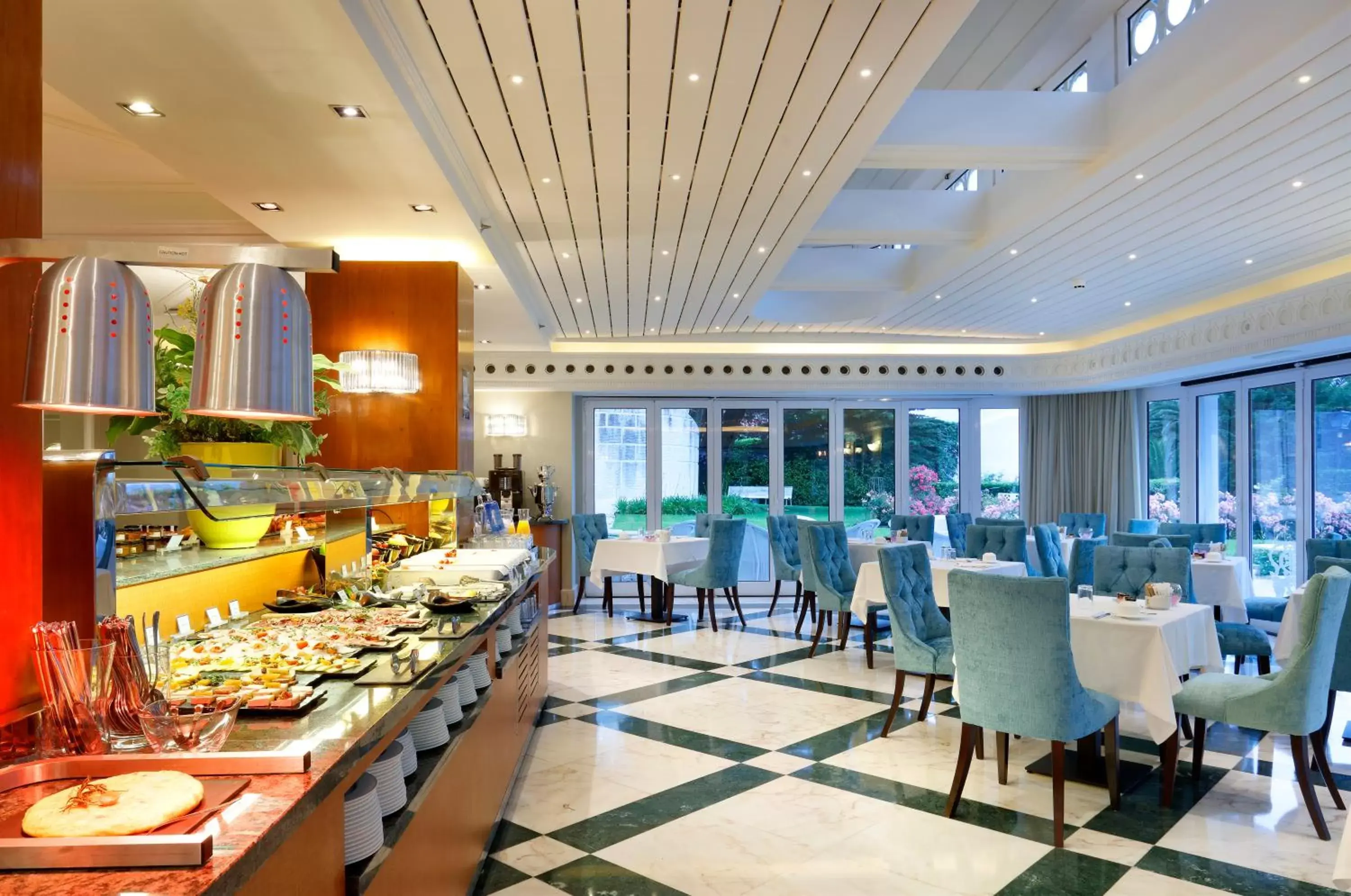 Buffet breakfast, Restaurant/Places to Eat in Eurostars Hotel Real
