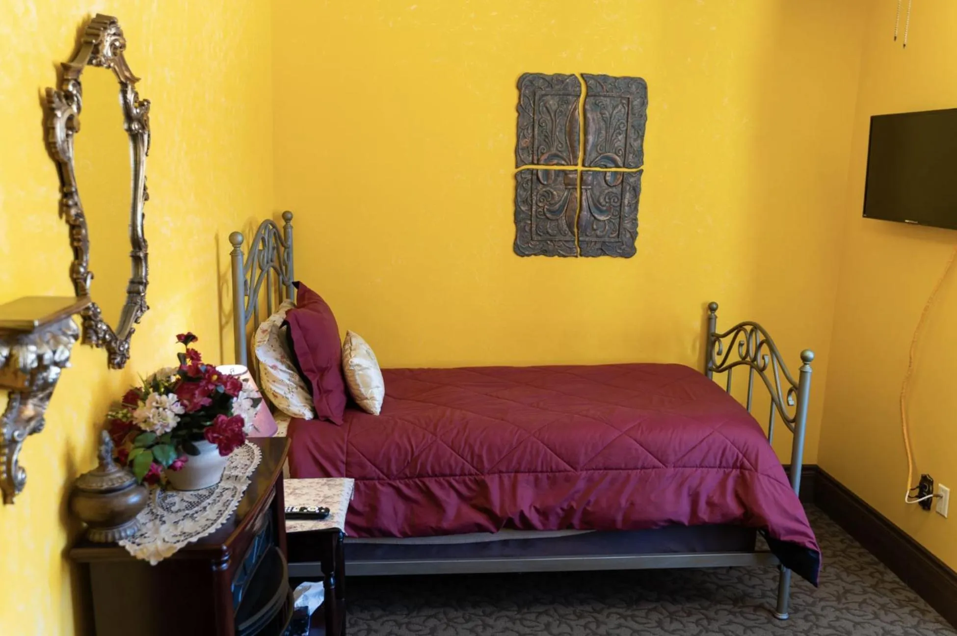 Bed in The Maple Inn