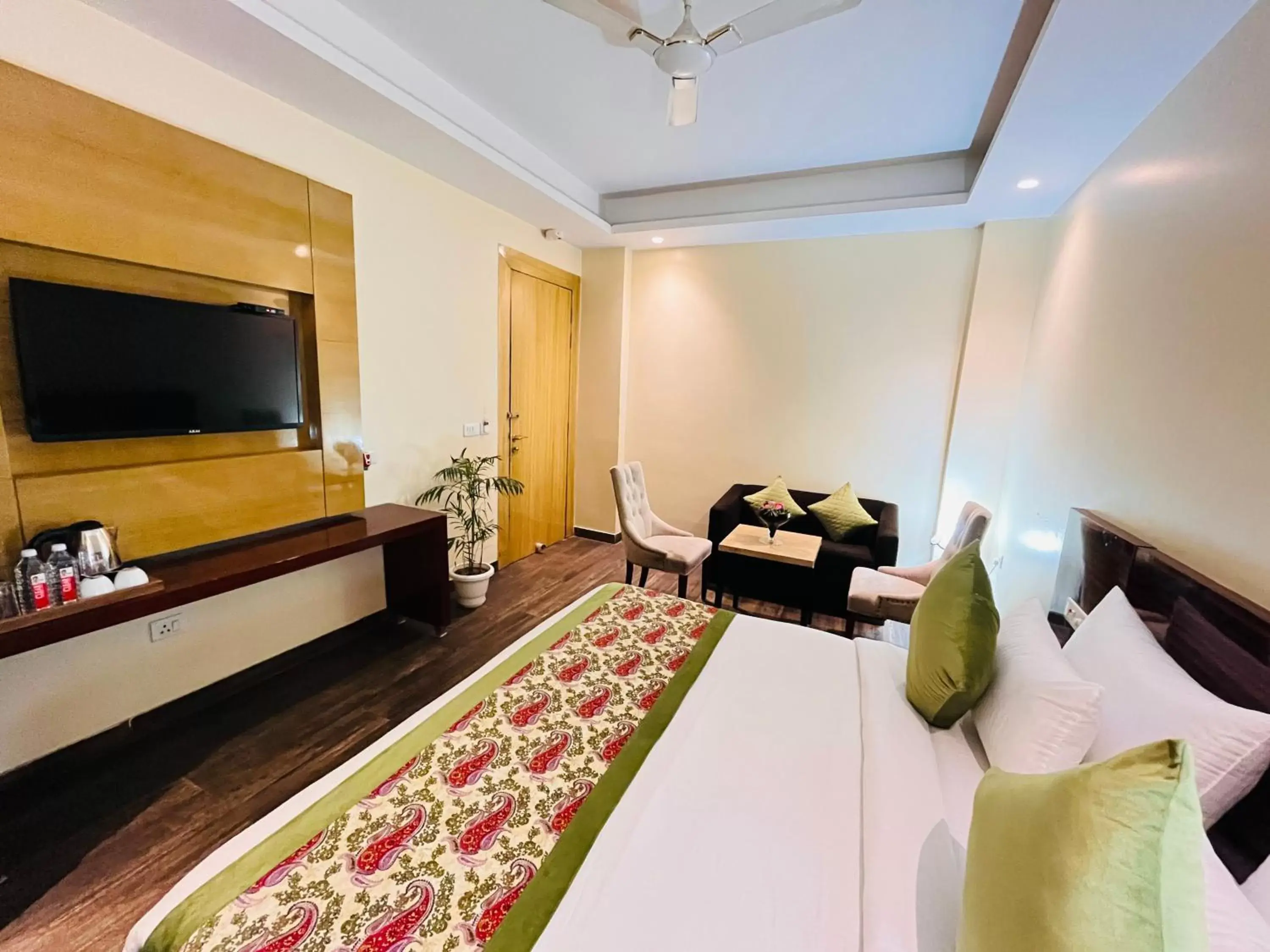 Bed, Seating Area in Hotel Banz - Near Delhi International Airport