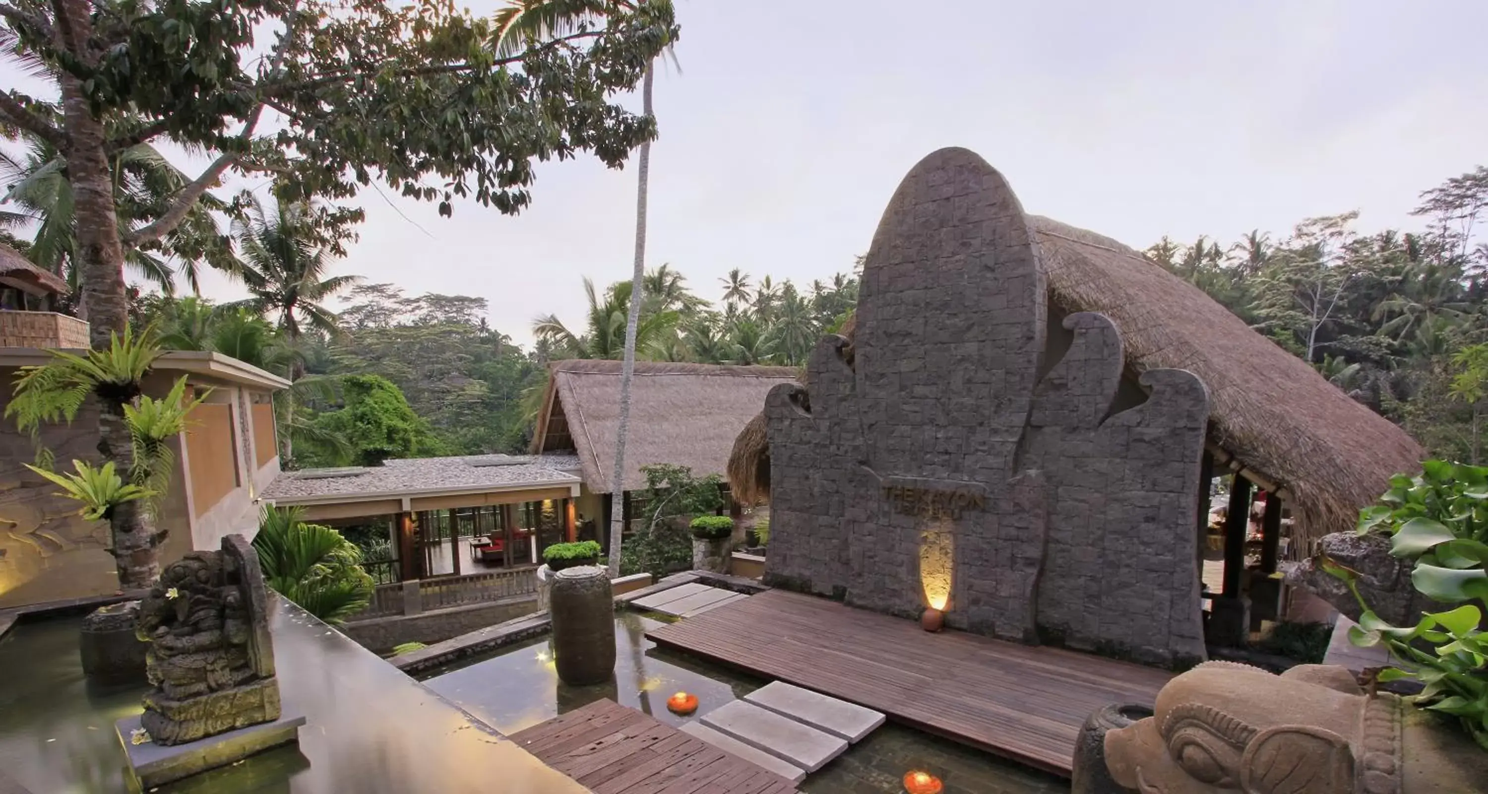 Facade/entrance in The Kayon Resort