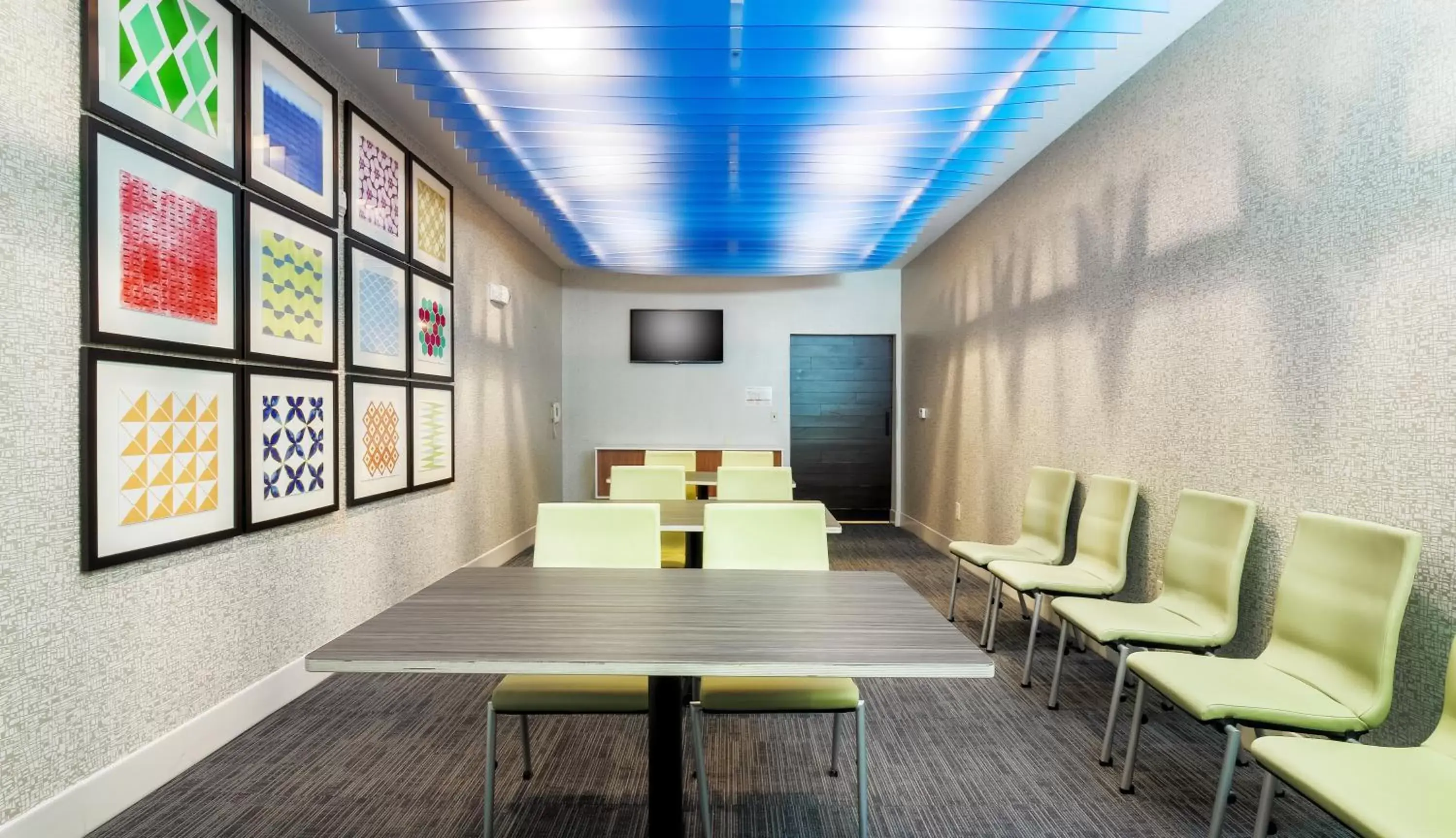 Meeting/conference room in Holiday Inn Express Las Vegas South, an IHG Hotel