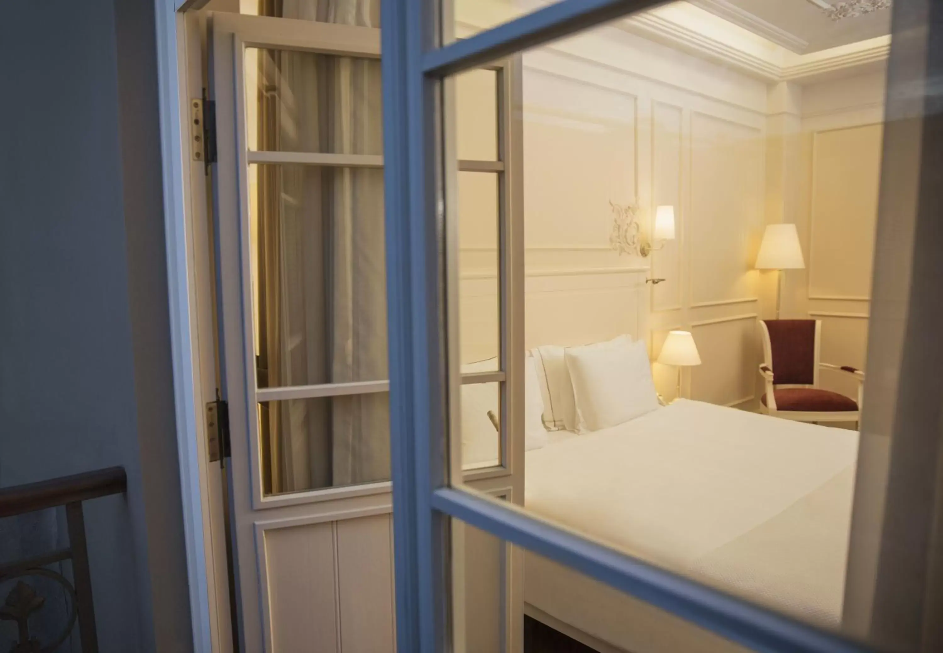Deluxe Room with Balcony in Corinne Art & Boutique Hotel
