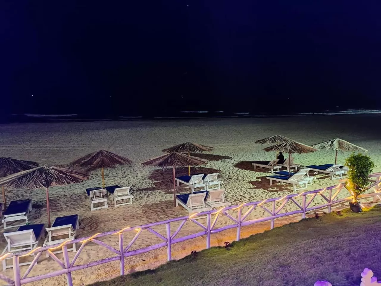 Night in Happy Shack Beach And Wooden Huts