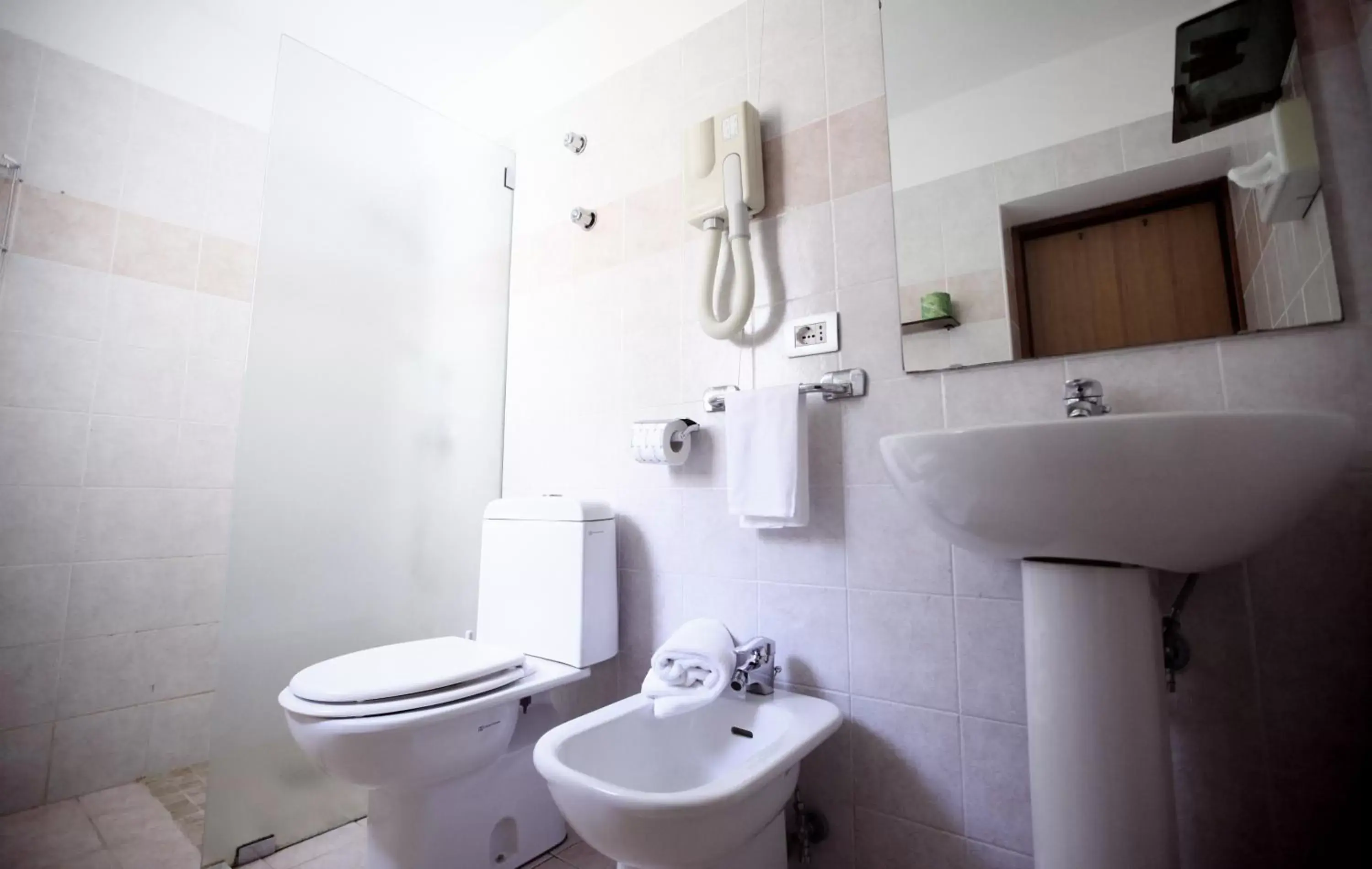 Bathroom in Hotel Continental