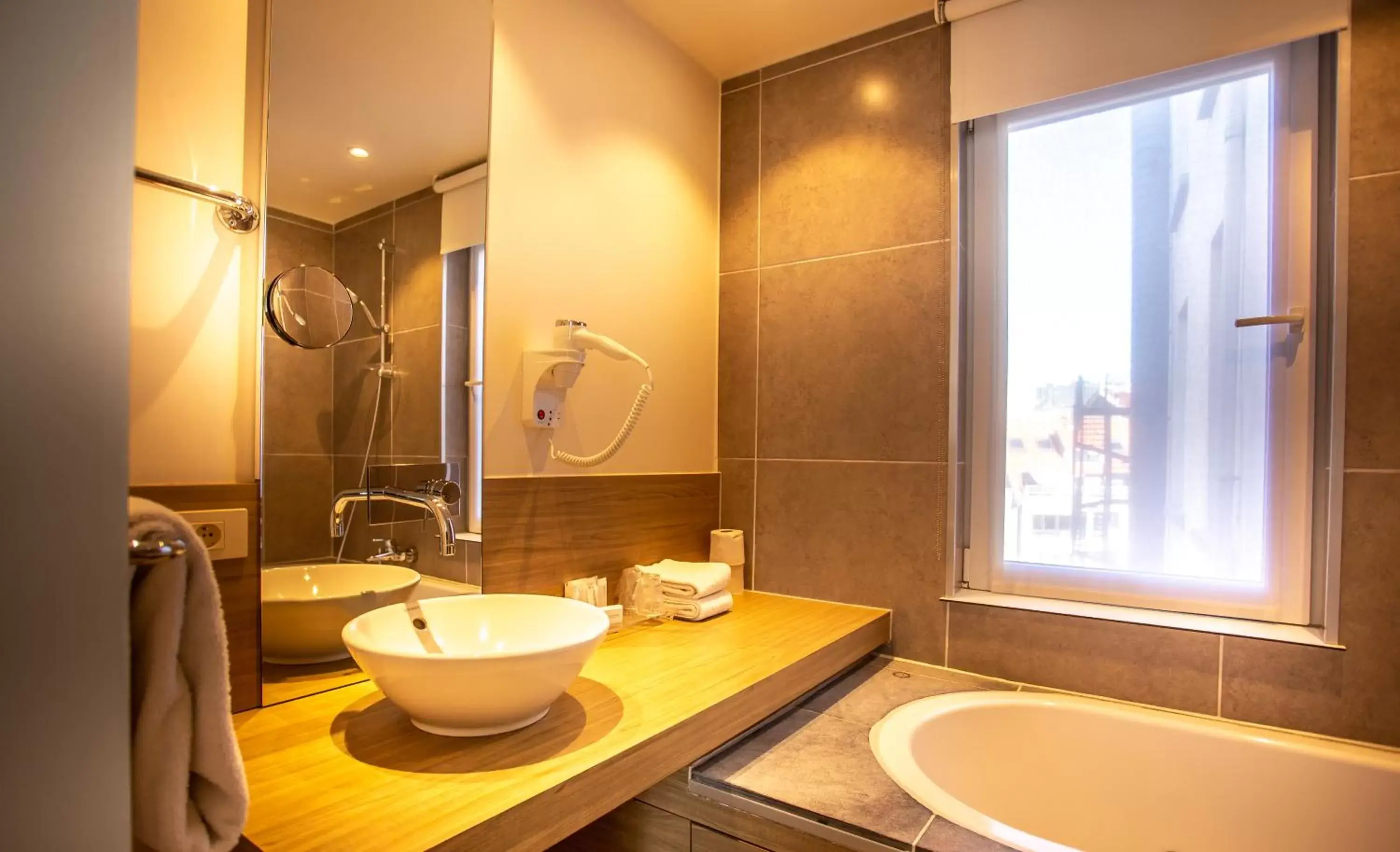 Bathroom in Hotel Saint Sauveur by WP Hotels