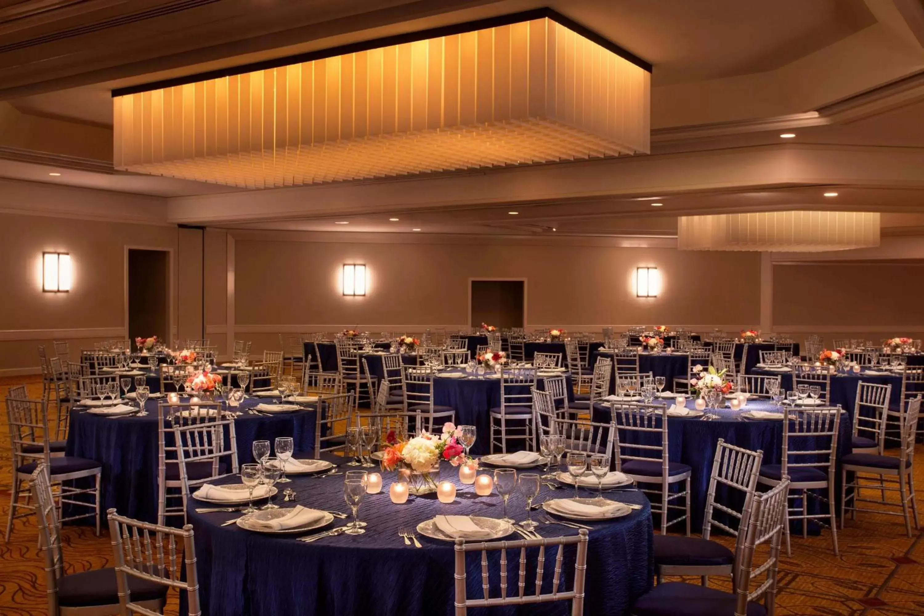 Banquet/Function facilities, Restaurant/Places to Eat in Sheraton Inner Harbor Hotel