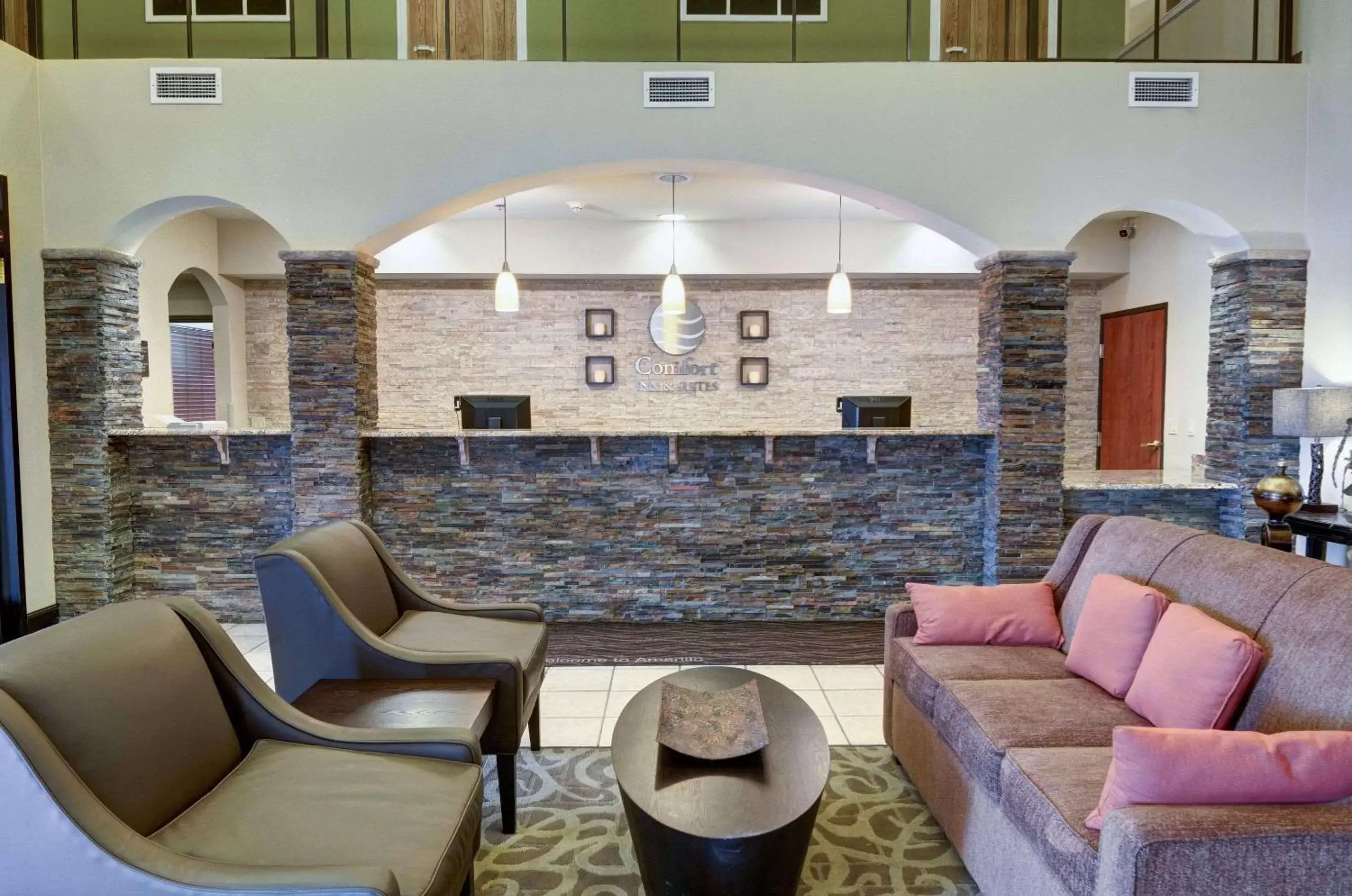 Lobby or reception, Lounge/Bar in Comfort Inn and Suites Medical West