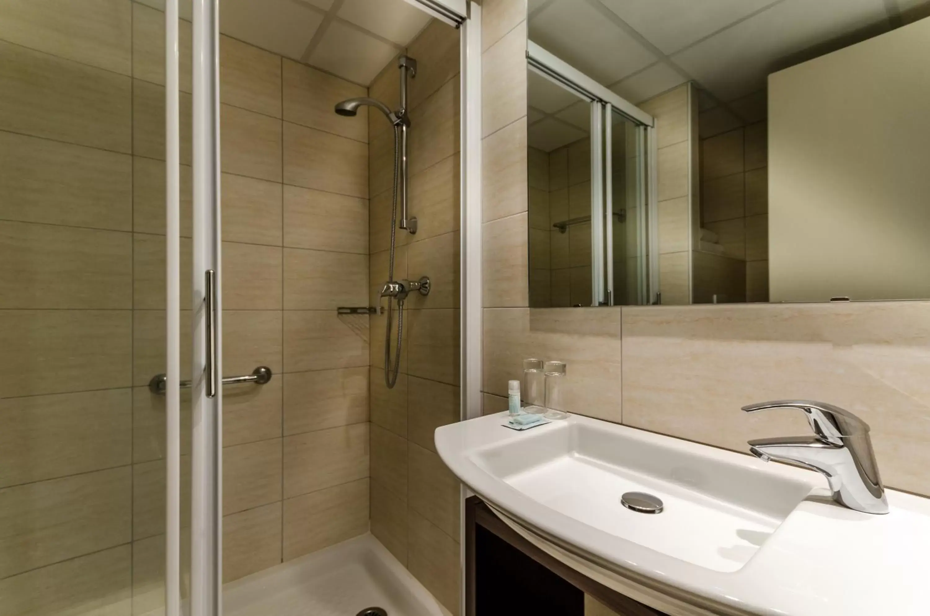 Bathroom in Helgon Hotel - Lourdes Pyrénées