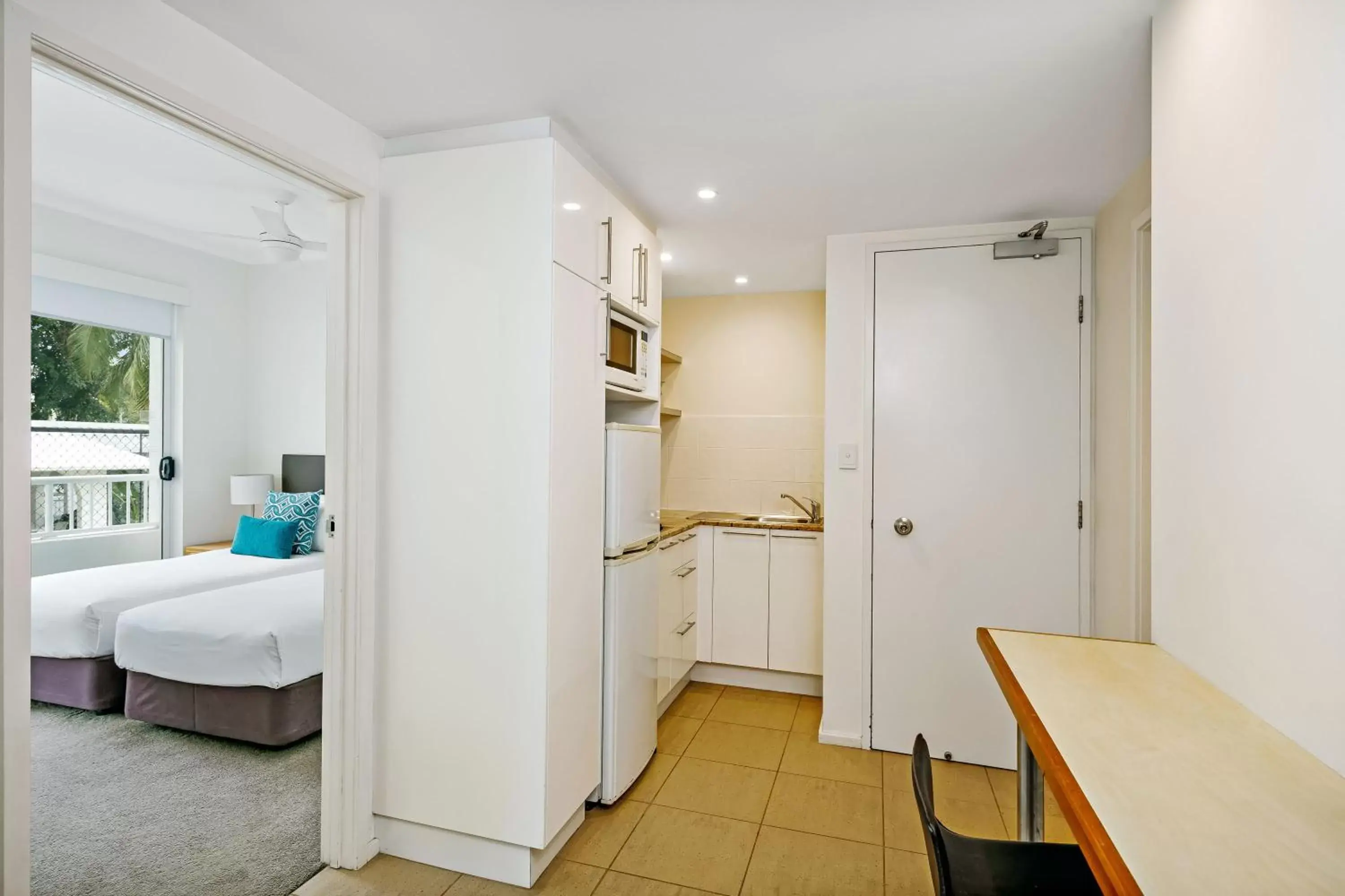 Kitchen or kitchenette in Mantra PortSea