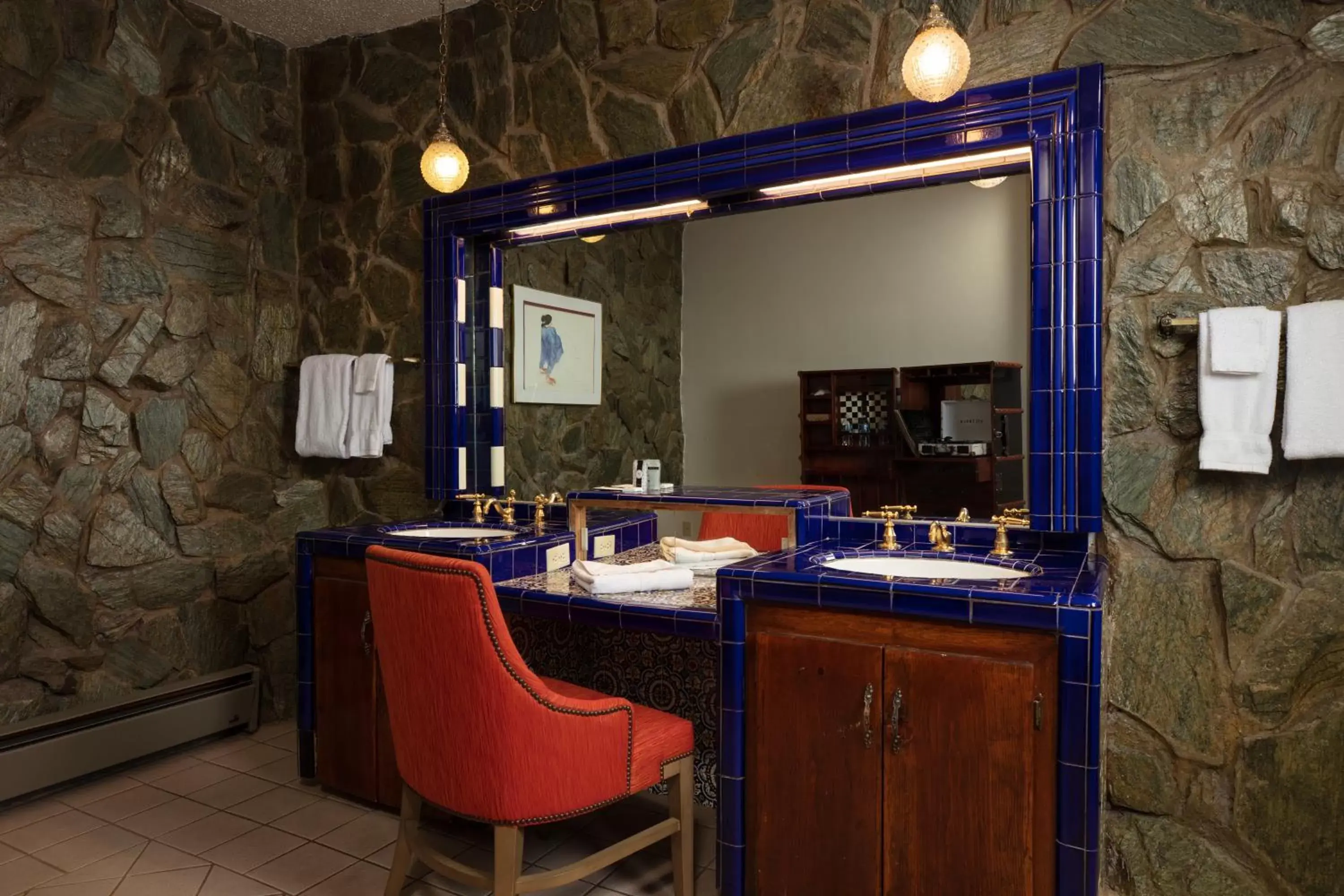 Bathroom, TV/Entertainment Center in Hotel El Rancho