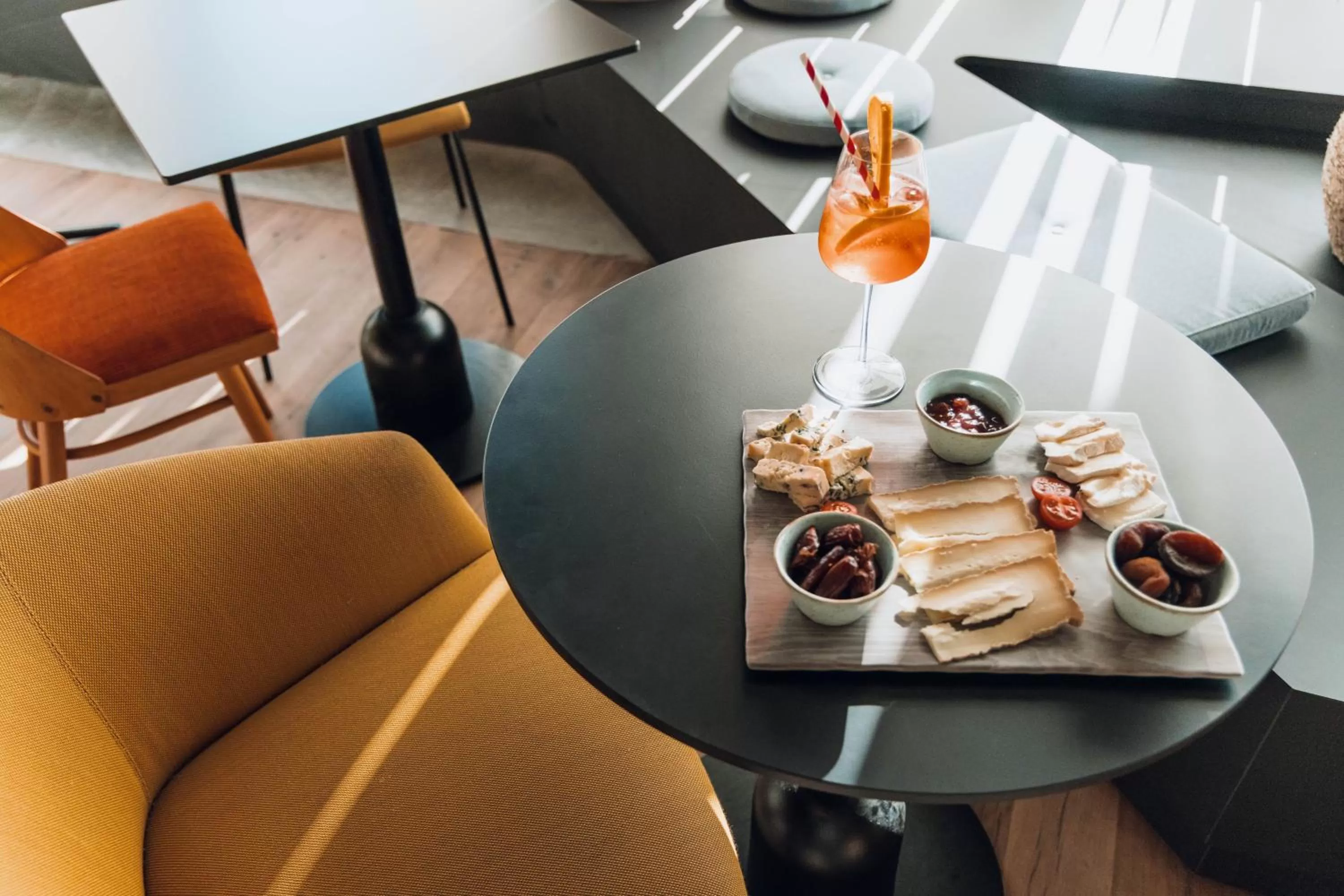 Restaurant/places to eat in greet Hotel La Rochelle Centre